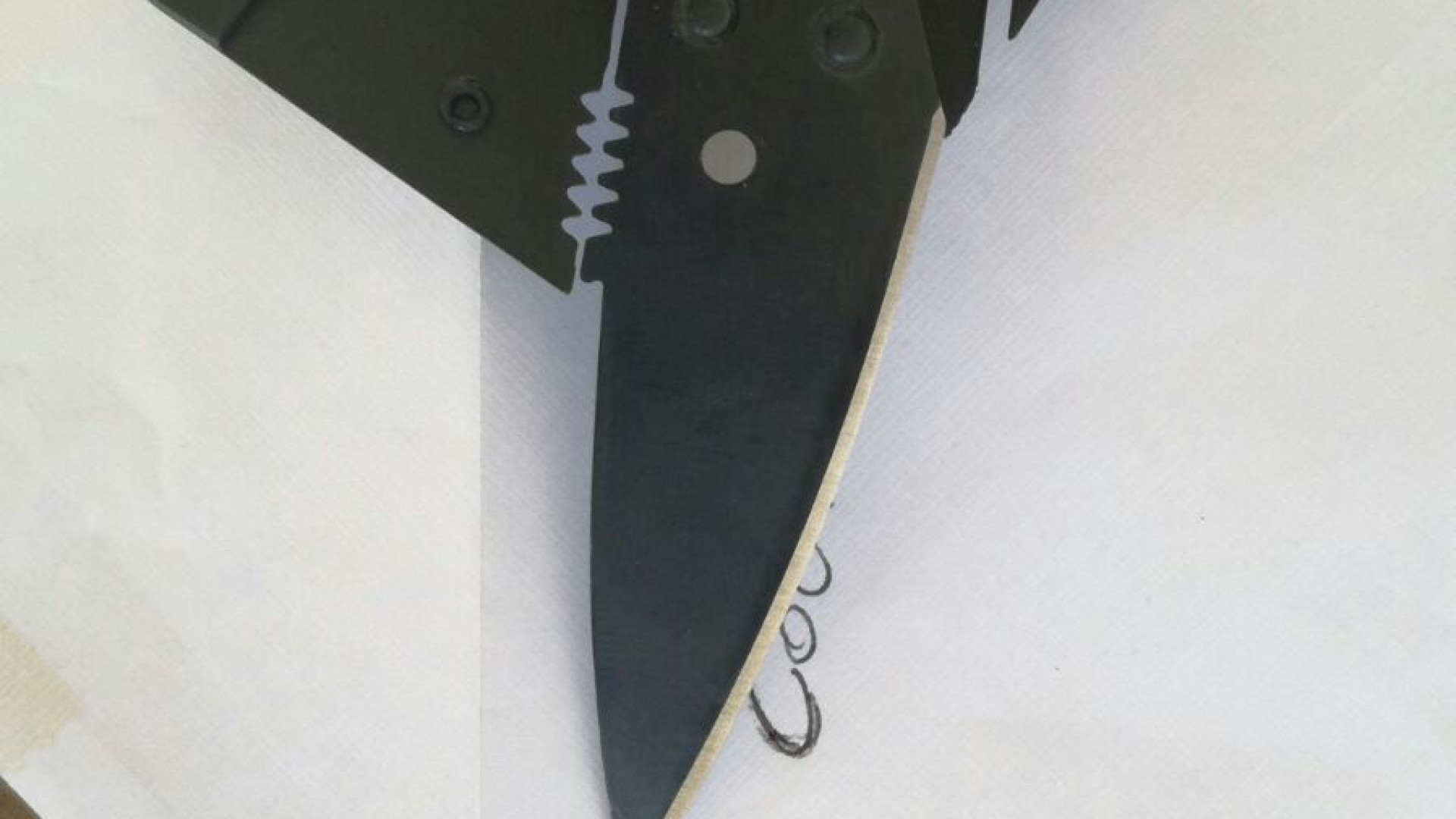 Ubriaco sul Corso, con un coltello insegue cinque giovani: arrestato