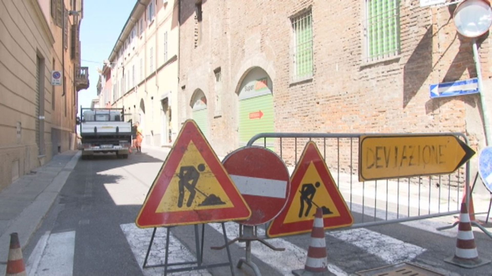Via Borghetto: addio alle buche pericolose, oggi parte il cantiere