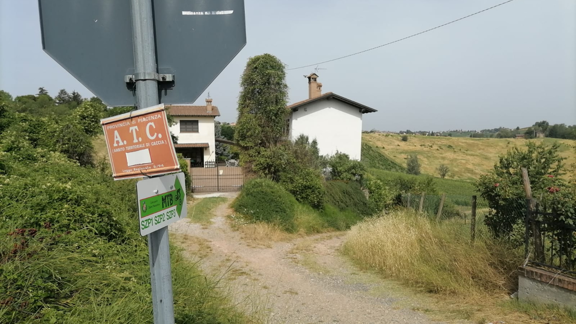 Ziano, tre nuovi percorsi ciclopedonali tra le colline. Sabato l'inaugurazione