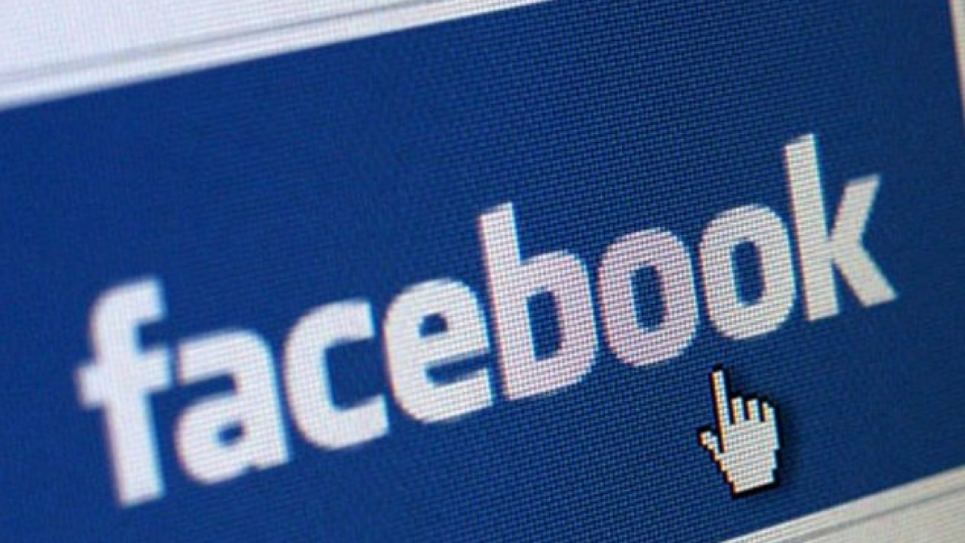 Entrano nel suo profilo Facebook e spediscono insulti: coppia condannata a un anno
