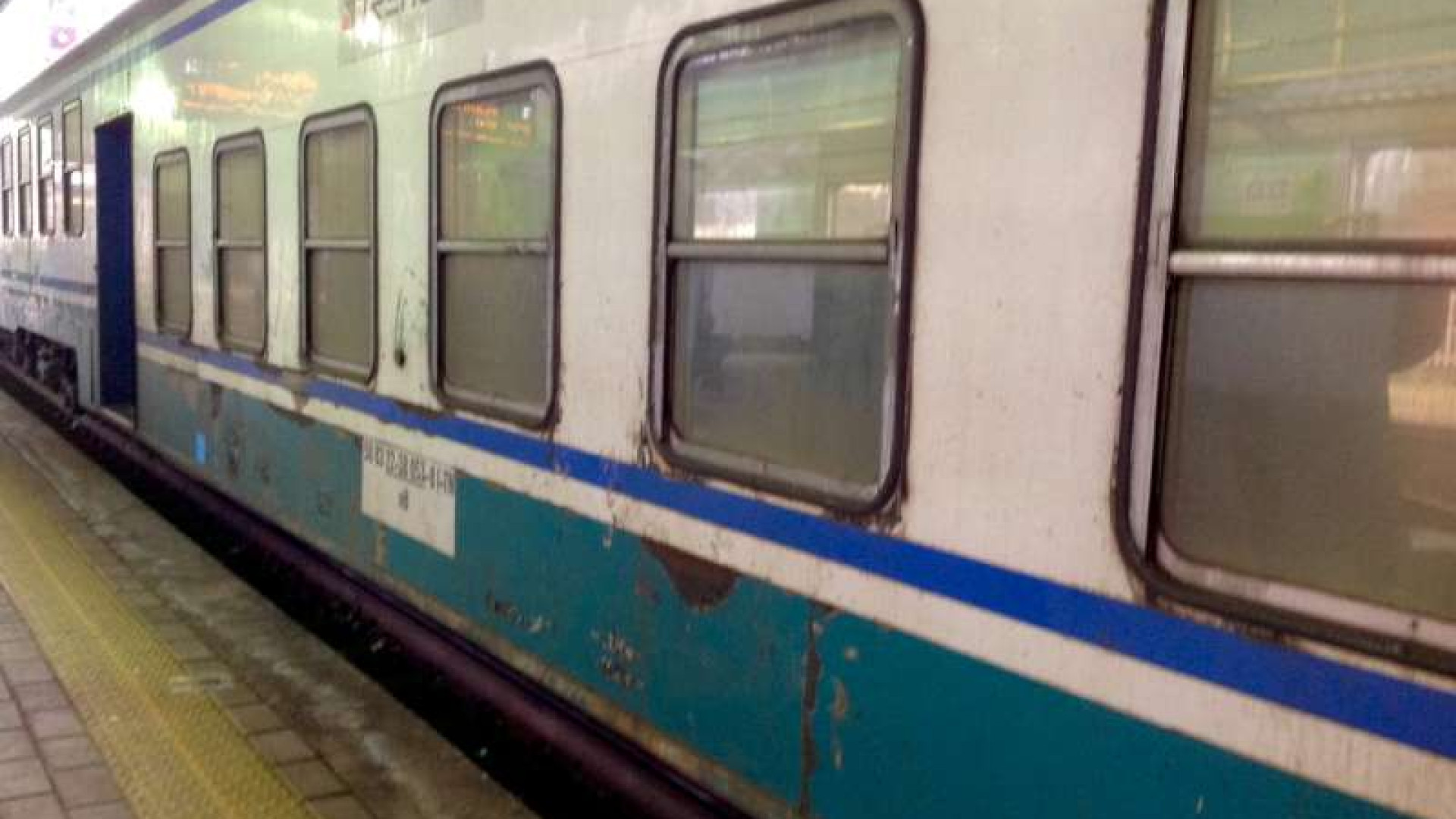 Capotreno accoltellato, caccia all'uomo. Procura di Lodi: "E' pericoloso"