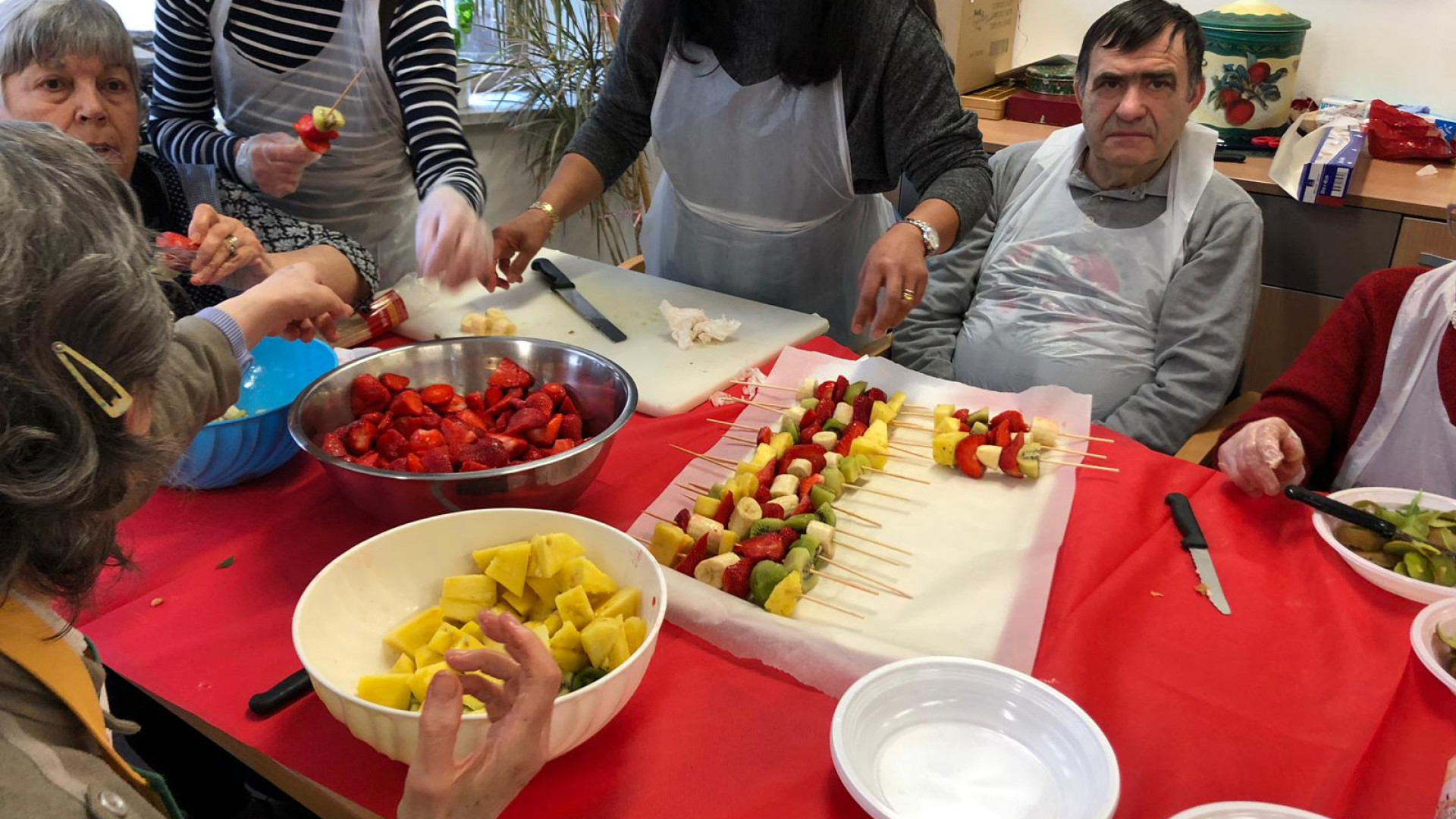 Oggi è la festa della mamma, festeggiata dalle massaie cucinando