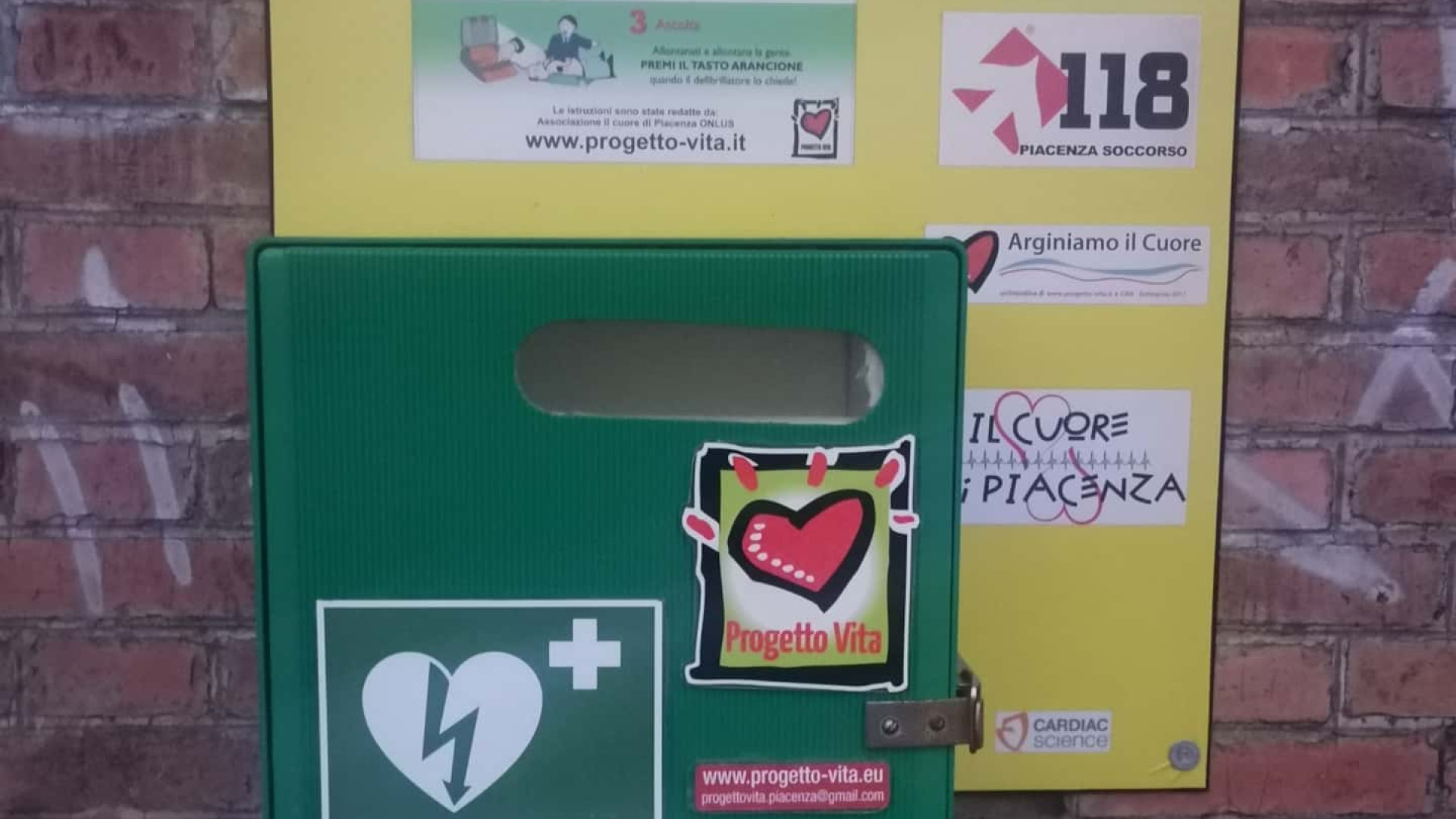 Scuole cardioprotette in Val Tidone, defibrillatore anche al Volta di Borgonovo