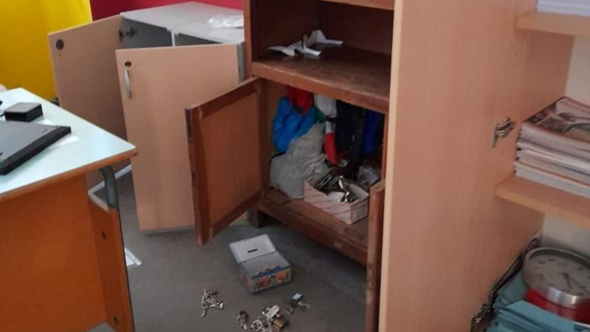Scuola Alberoni: i ladri non trovano nulla e per ripicca sfasciano gli arredi