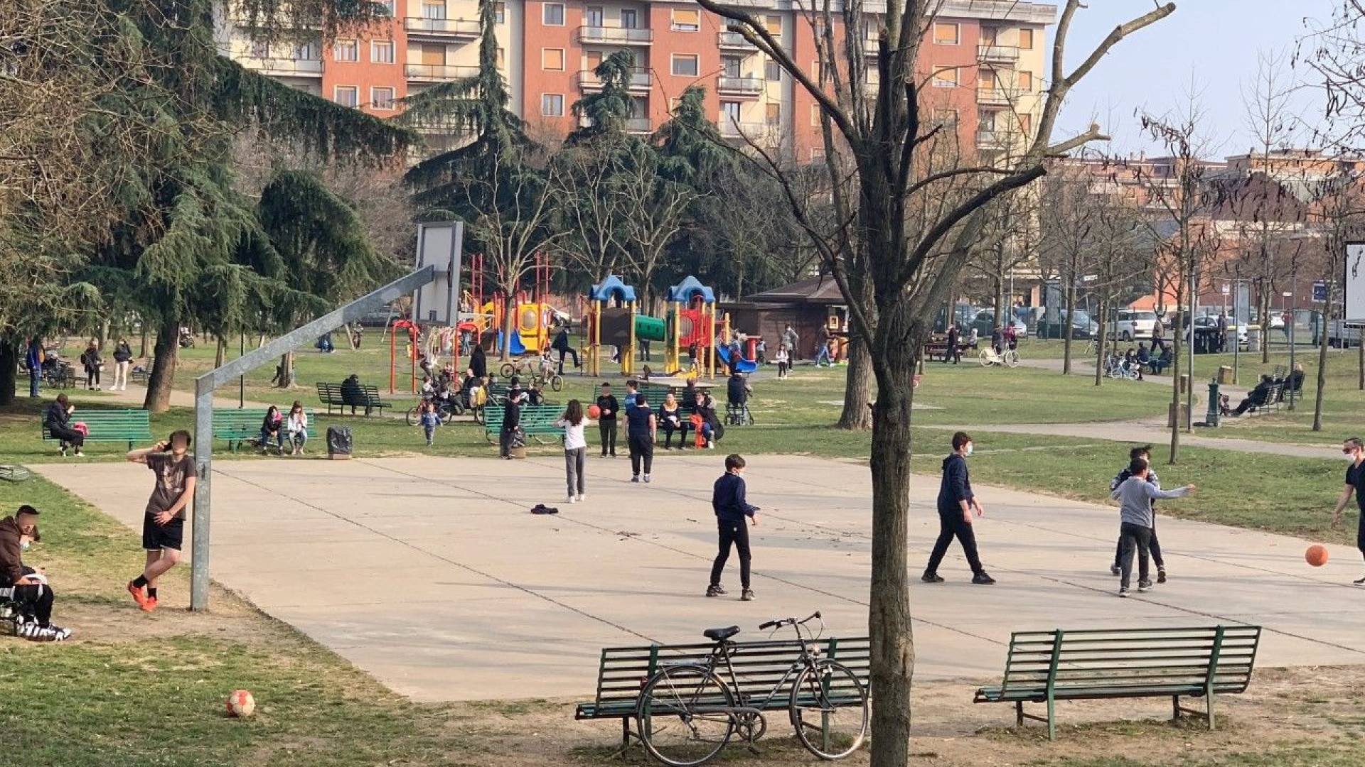 Un'altra mamma denuncia: "Anche mio figlio vittima di razzismo al parco"