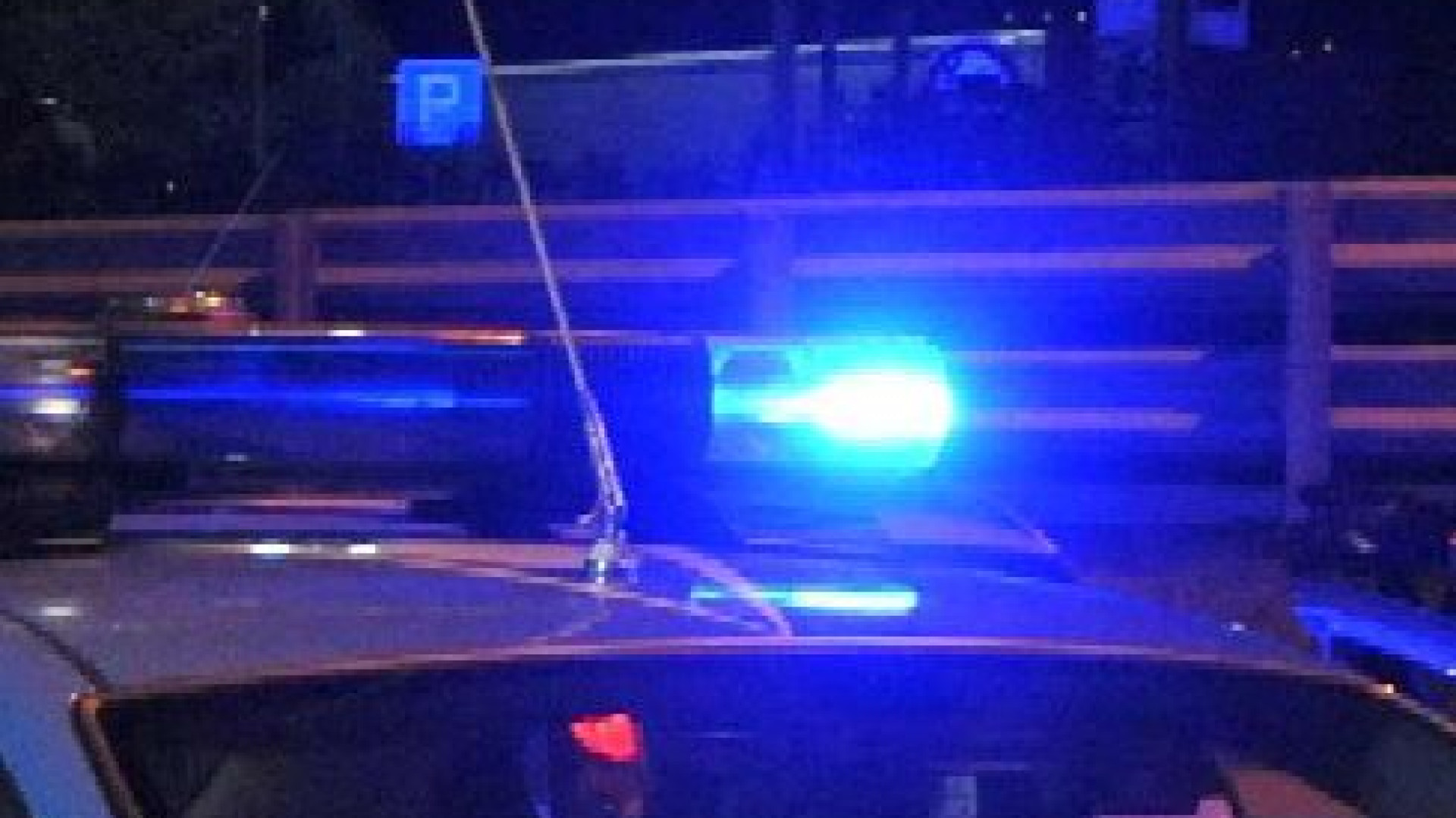 La butta a terra per rubarle lo zaino. Donna rapinata in via Fermi