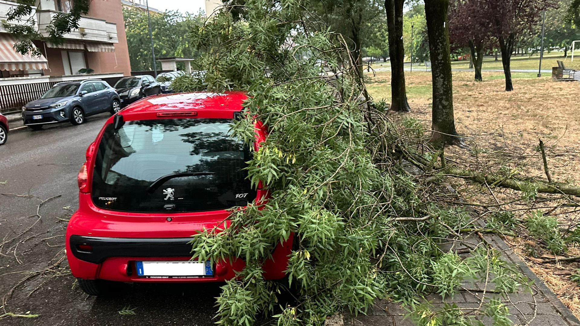 Nubifragio, polizia locale raccomanda ai cittadini: "Mettetevi al riparo"