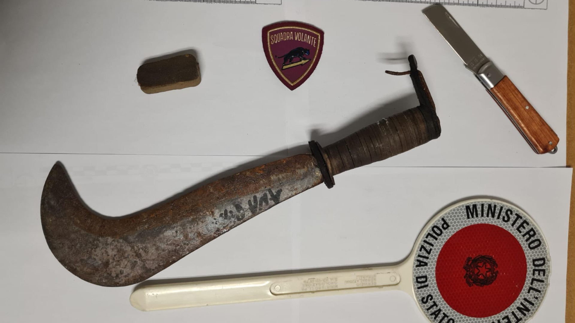 Roncola e coltello, arrestato marocchino. E' accusato di rapina a Milano