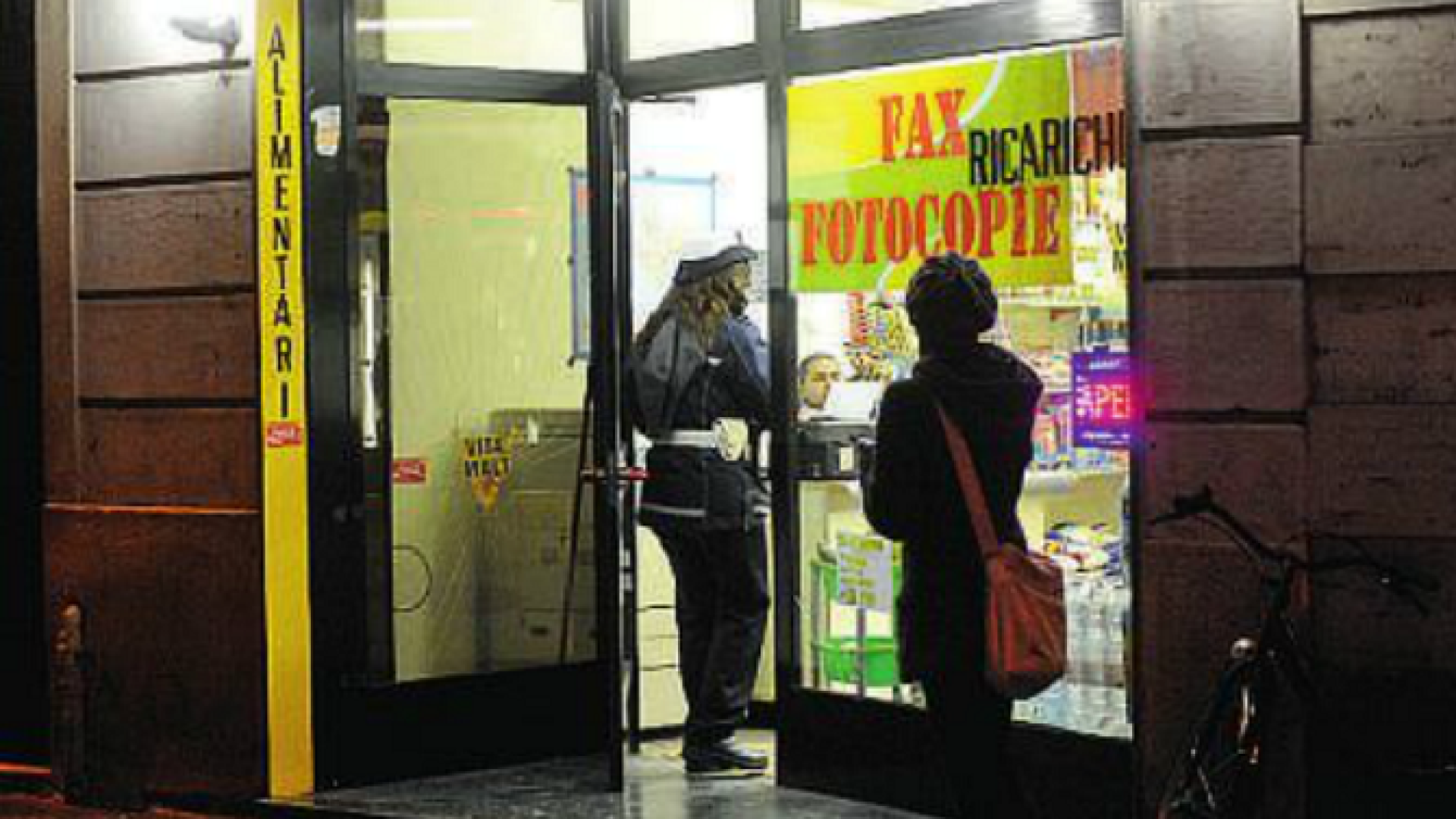 Minimarket etnici in via Roma: serrande abbassate entro le 21