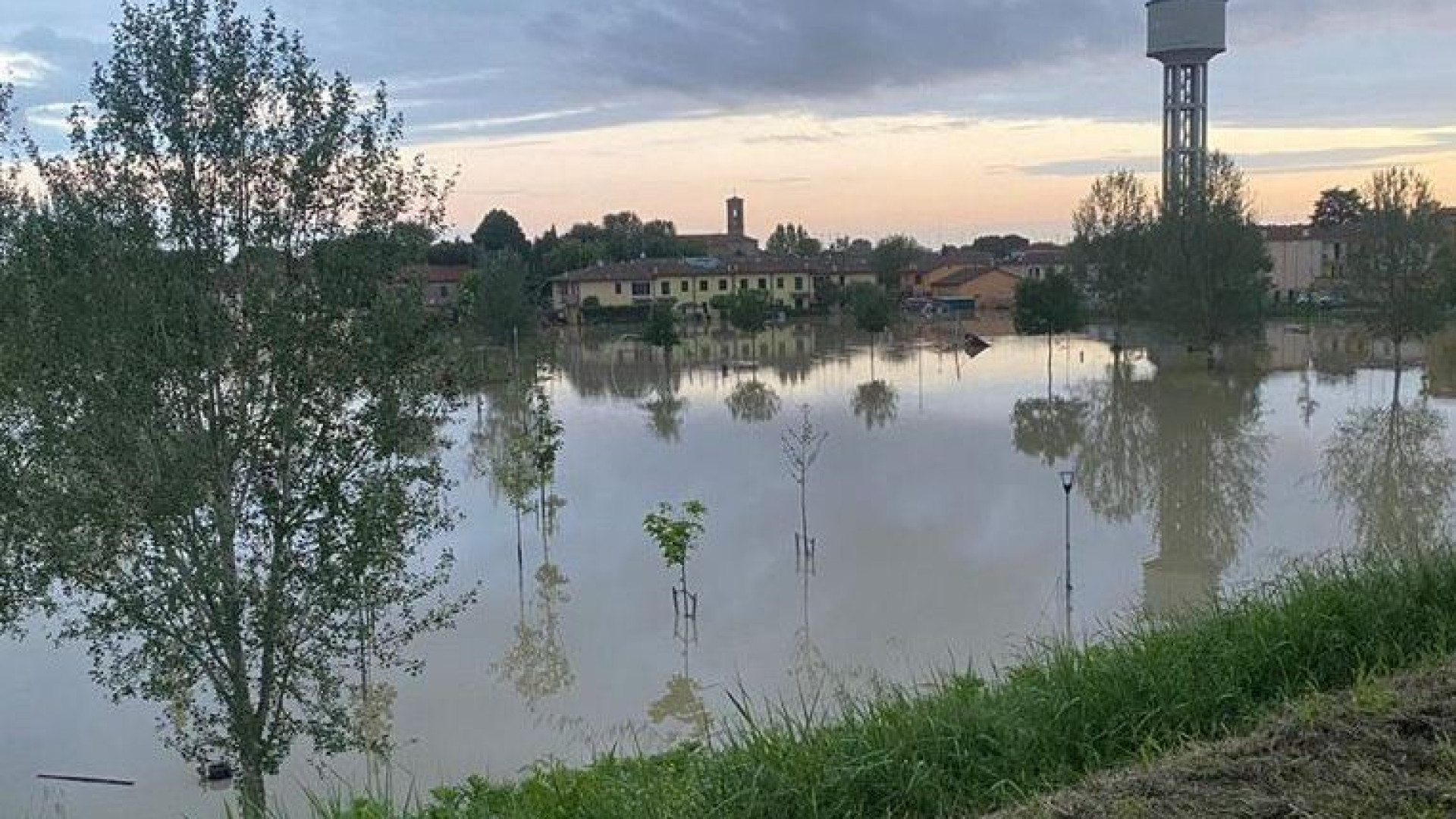 Castel San Giovanni, dal centro pensionati mille euro per l'emergenza alluvione