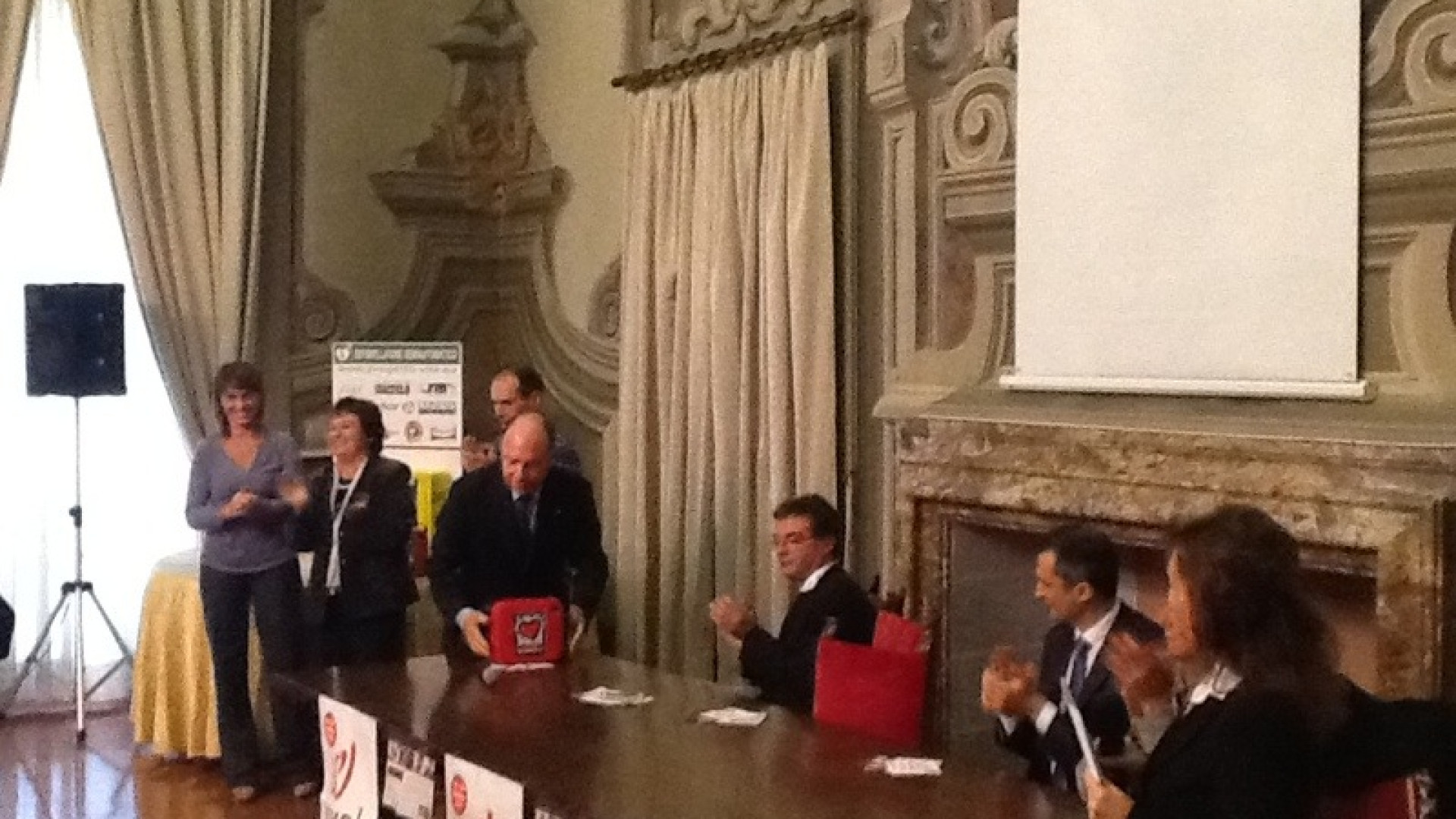 Grazie al Bovo Day, dieci defibrillatori per gli impianti sportivi di Piacenza