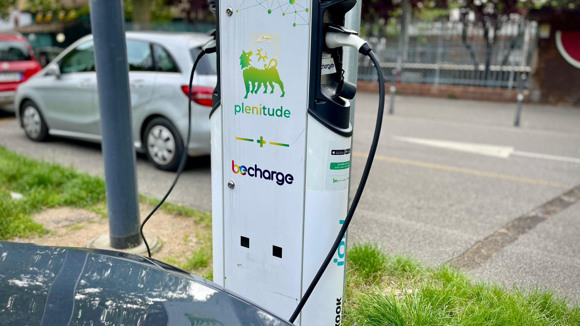 Auto elettriche, in arrivo 37 nuove colonnine di ricarica |a Piacenza: ecco le aree