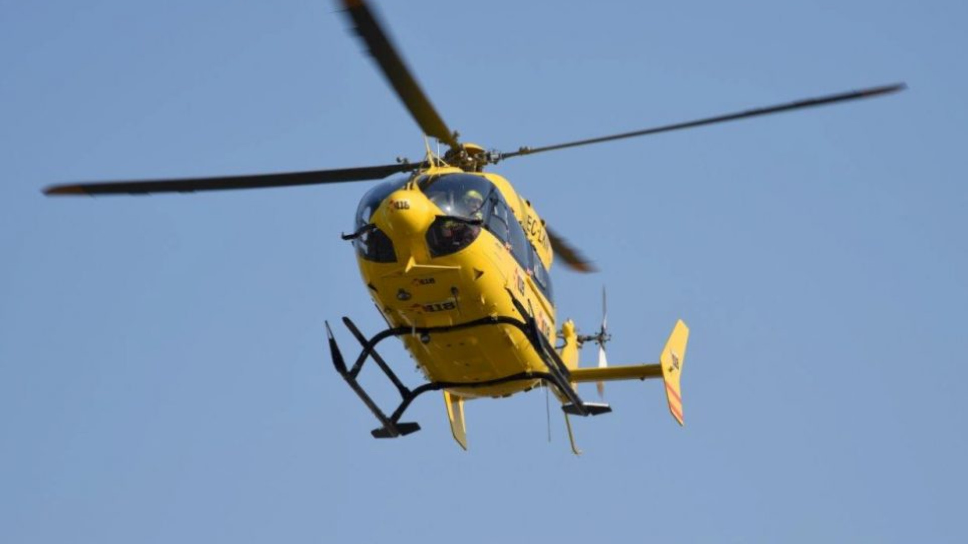 Cade in monopattino, giovane traportata all'ospedale dall'elisoccorso