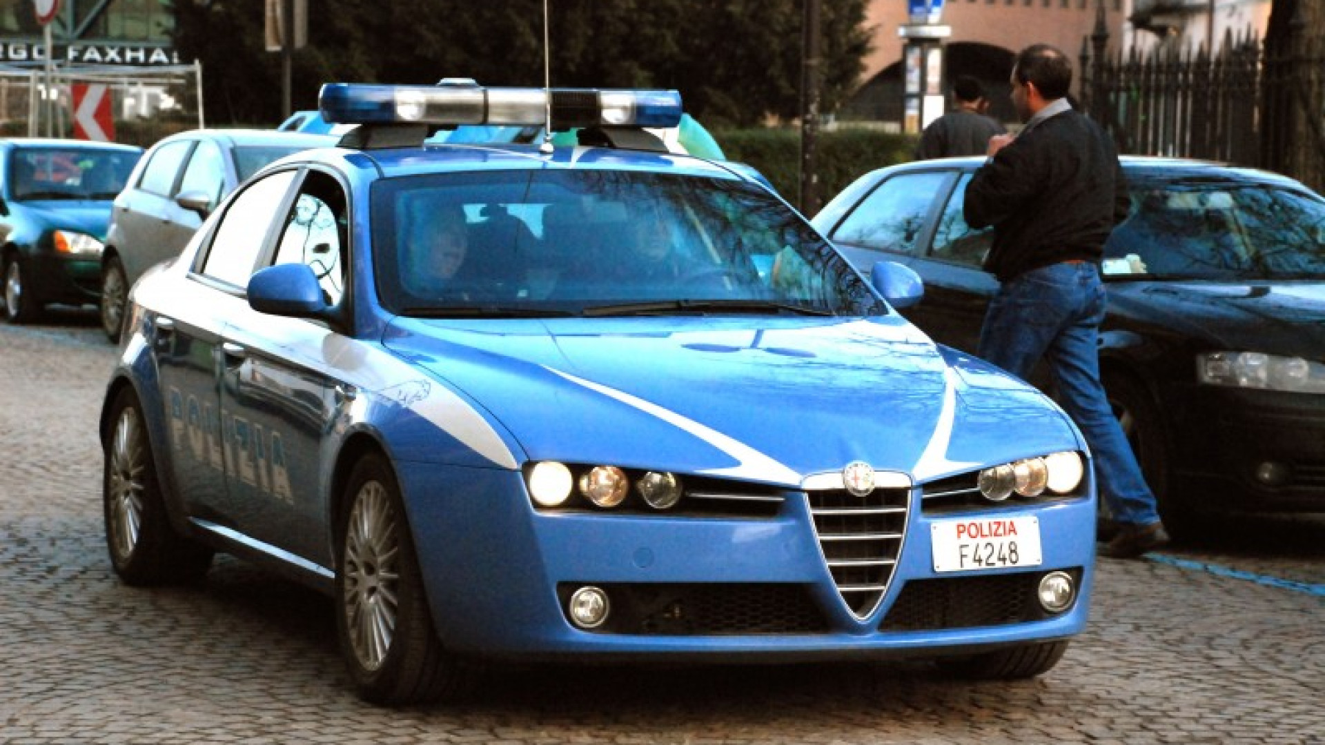 Bambino preso a cinghiate dal padre: troppo "vivace" a scuola