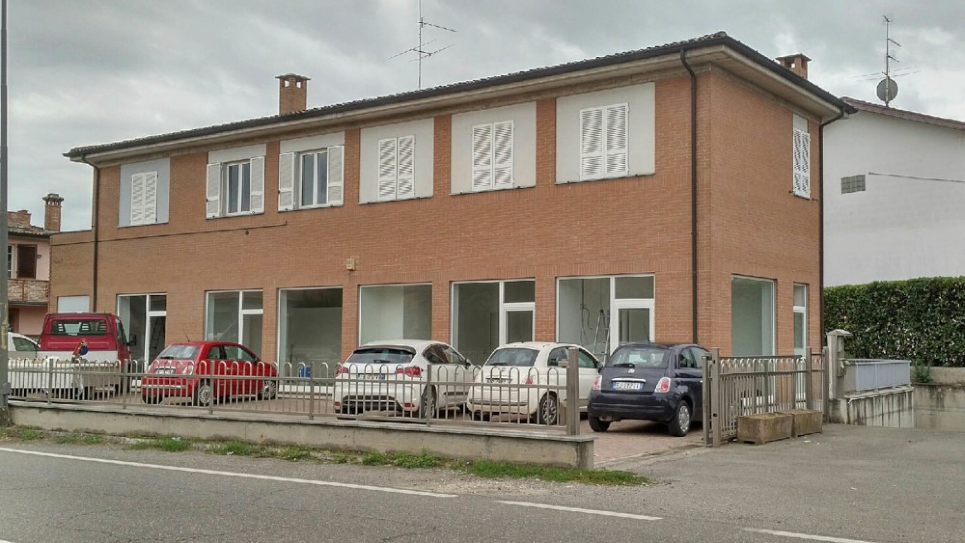 Nuovi locali, vecchie code. Disagi alla sede Inps di Castel San Giovanni