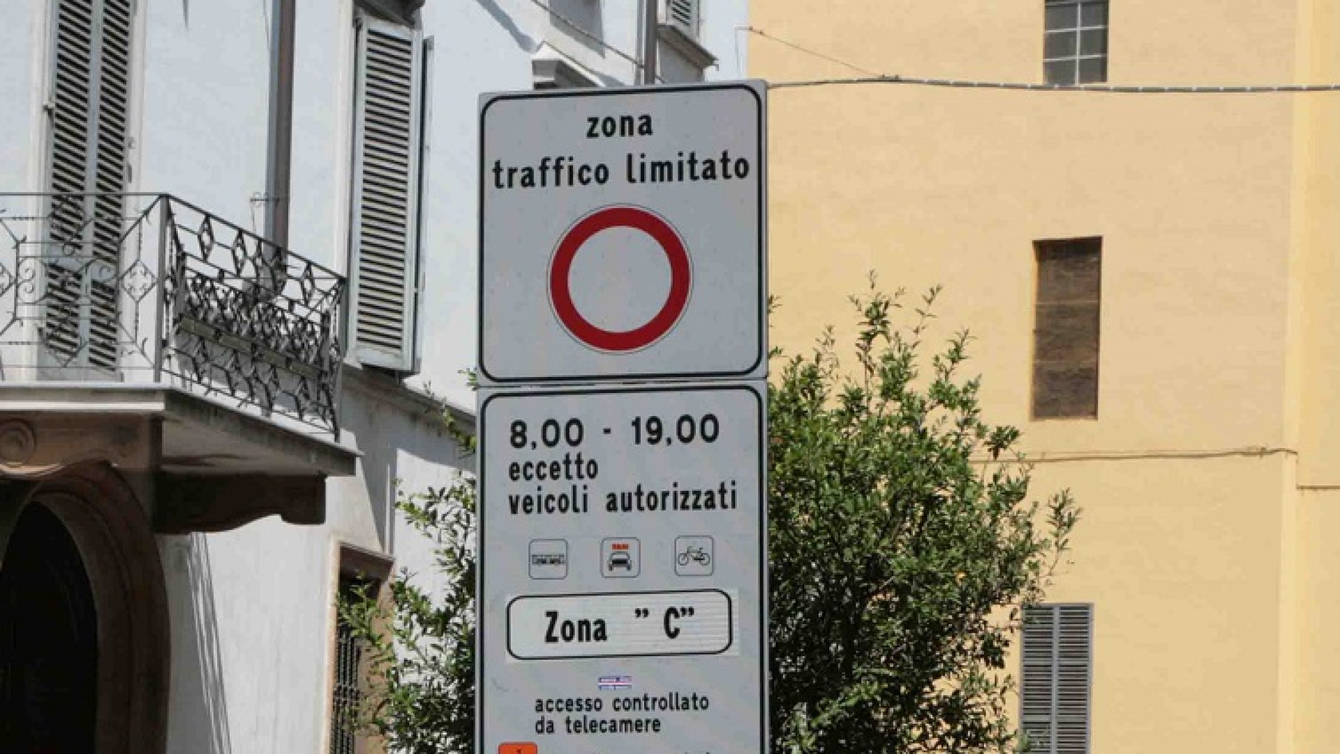 Dieci multe per accessi in Ztl: il Comune le cumula,| il giudice ne annulla nove