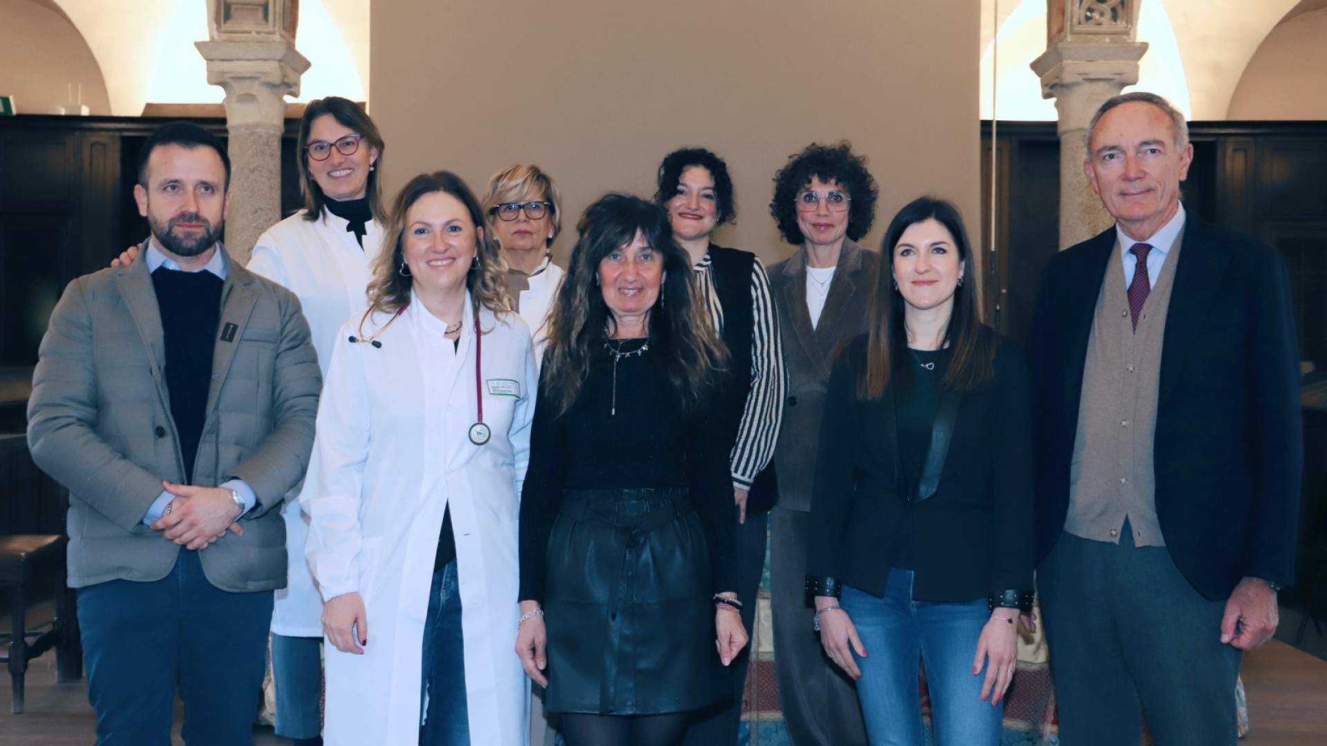 Menopausa, controlli gratuiti per il cuore: "Camminare 30 minuti, no a fumo e alcol"