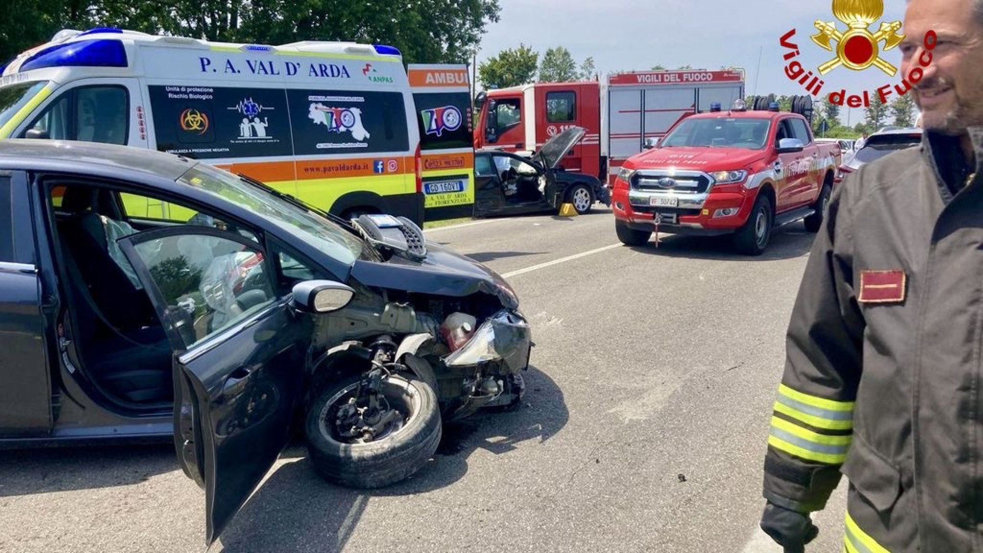 Scontro tra tre auto ad Alseno, due persone lievemente ferite