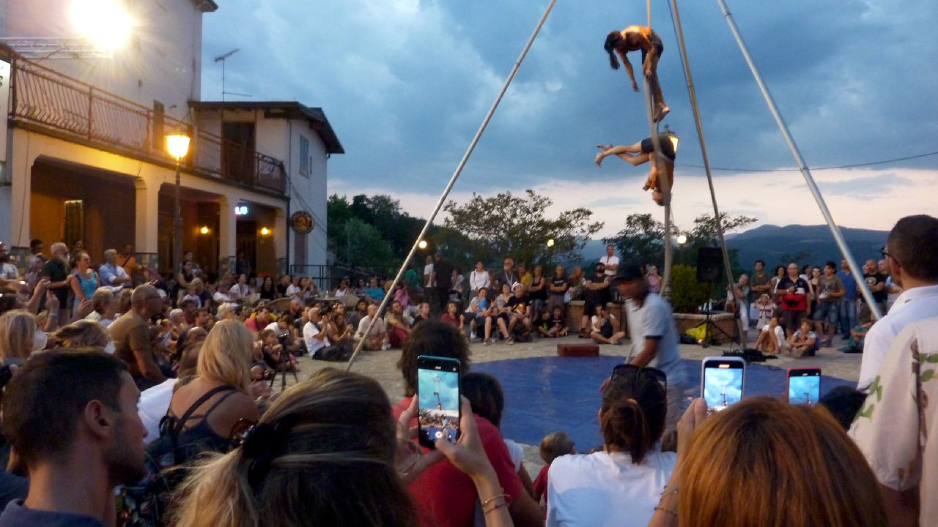 Spazzato via il “Bascherdeis”. Emozioni venerdì e sabato fino alla tempesta