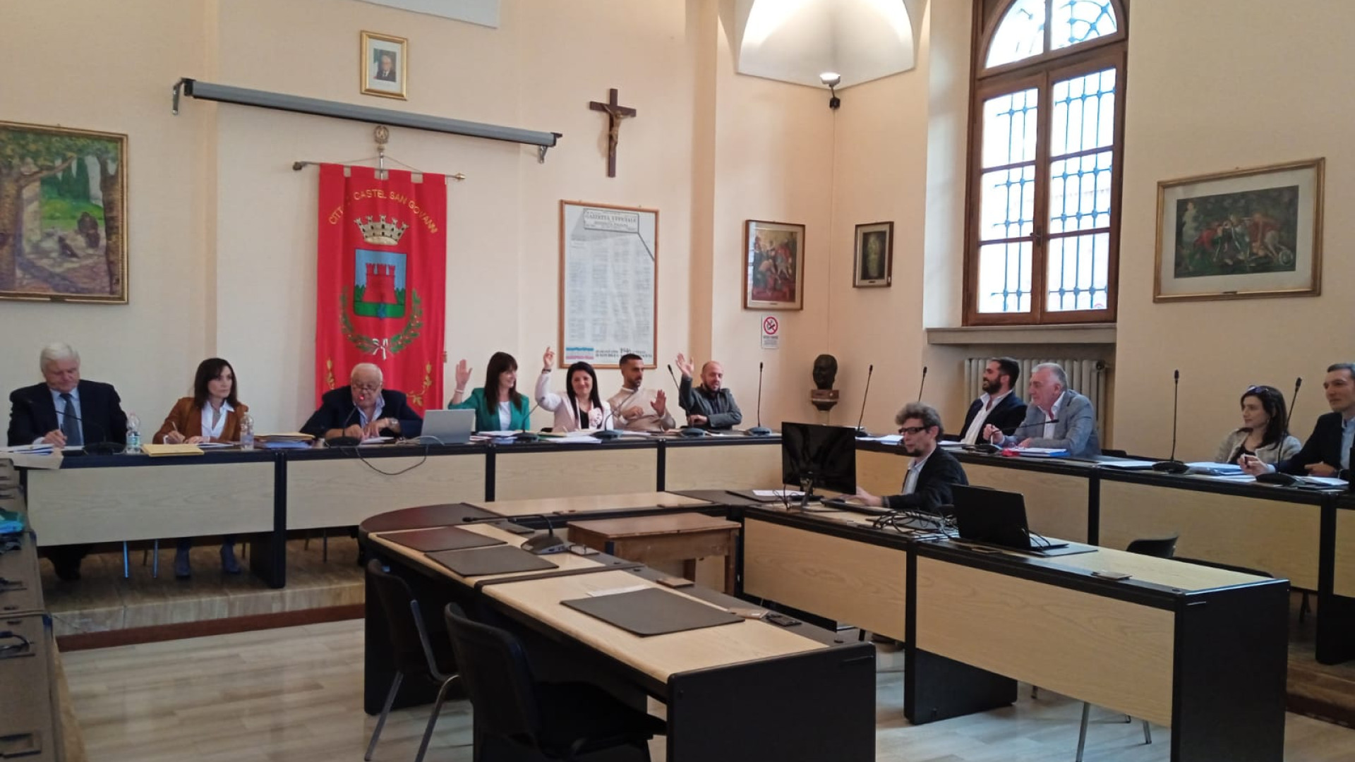 Castello, forno crematorio per animali al polo logistico: il no del consiglio comunale