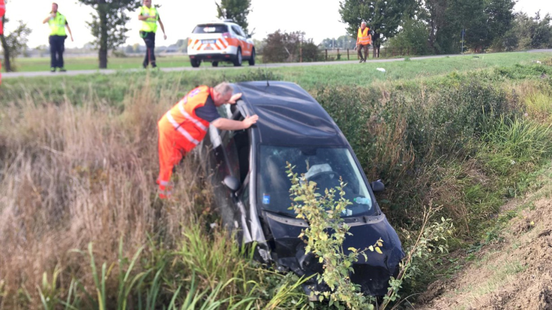Fuori strada con l'auto a San Pedretto: 31enne gravemente ferita