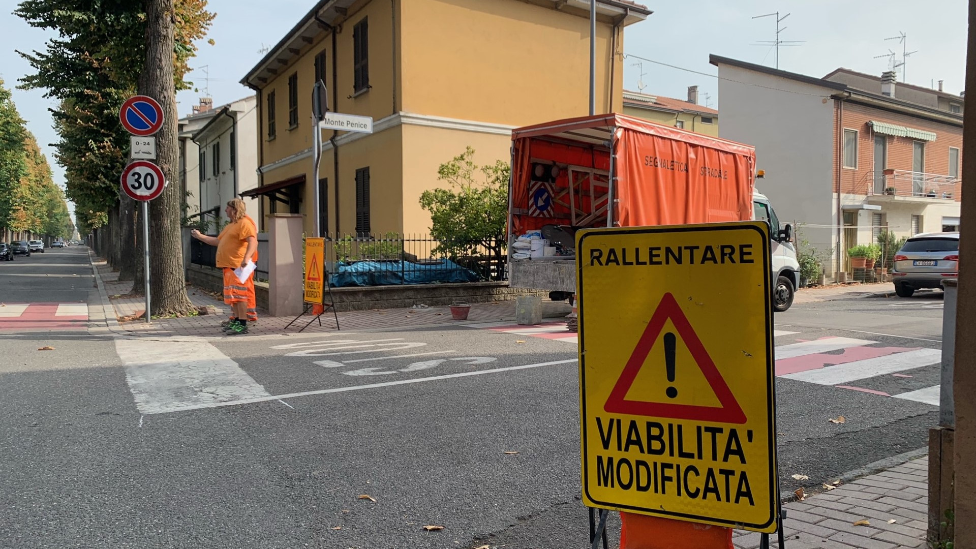 Da oggi nuova viabilità all’Infrangibile. I residenti: "Troppo traffico, ci voleva"