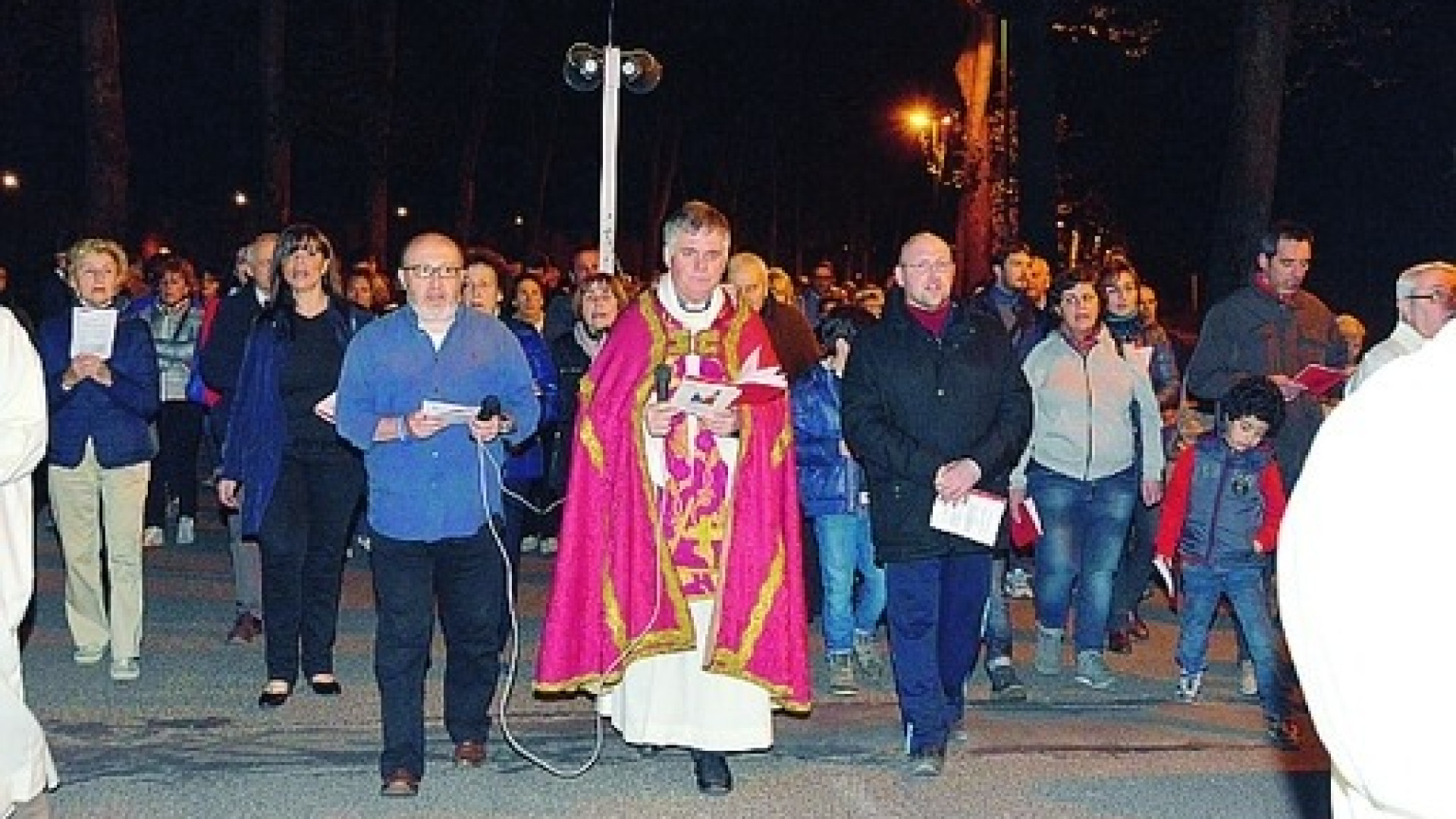 Venerdì Santo: centinaia di fedeli alle processioni sulle strade della città