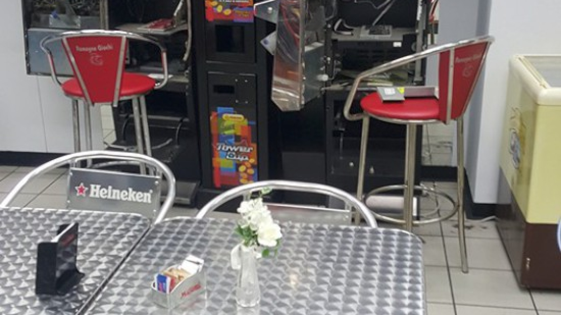 Assalto al distributore tra Rottofreno e San Nicolò, devastato il bar