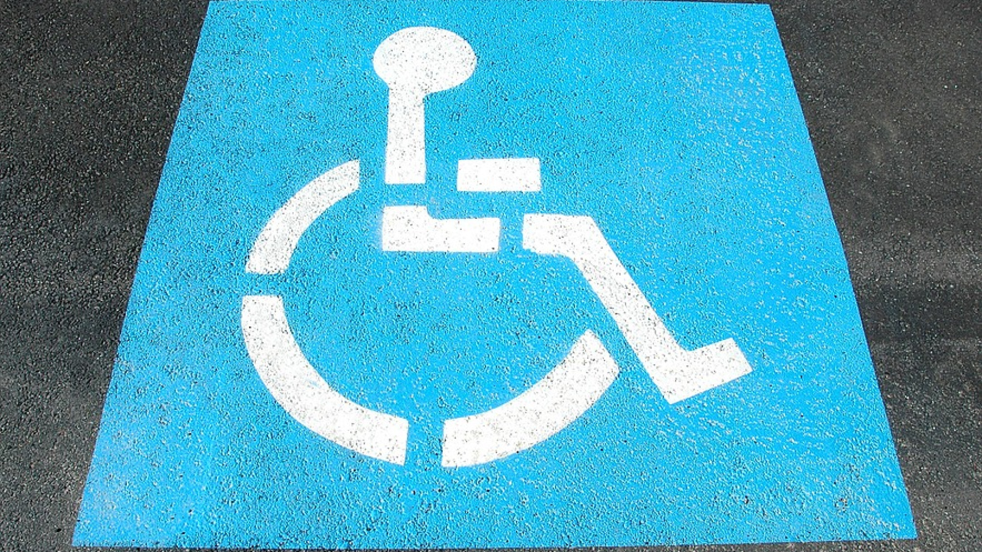 Parcheggi abusivi in aree disabili: presto un sistema per "pizzicare" i furbetti