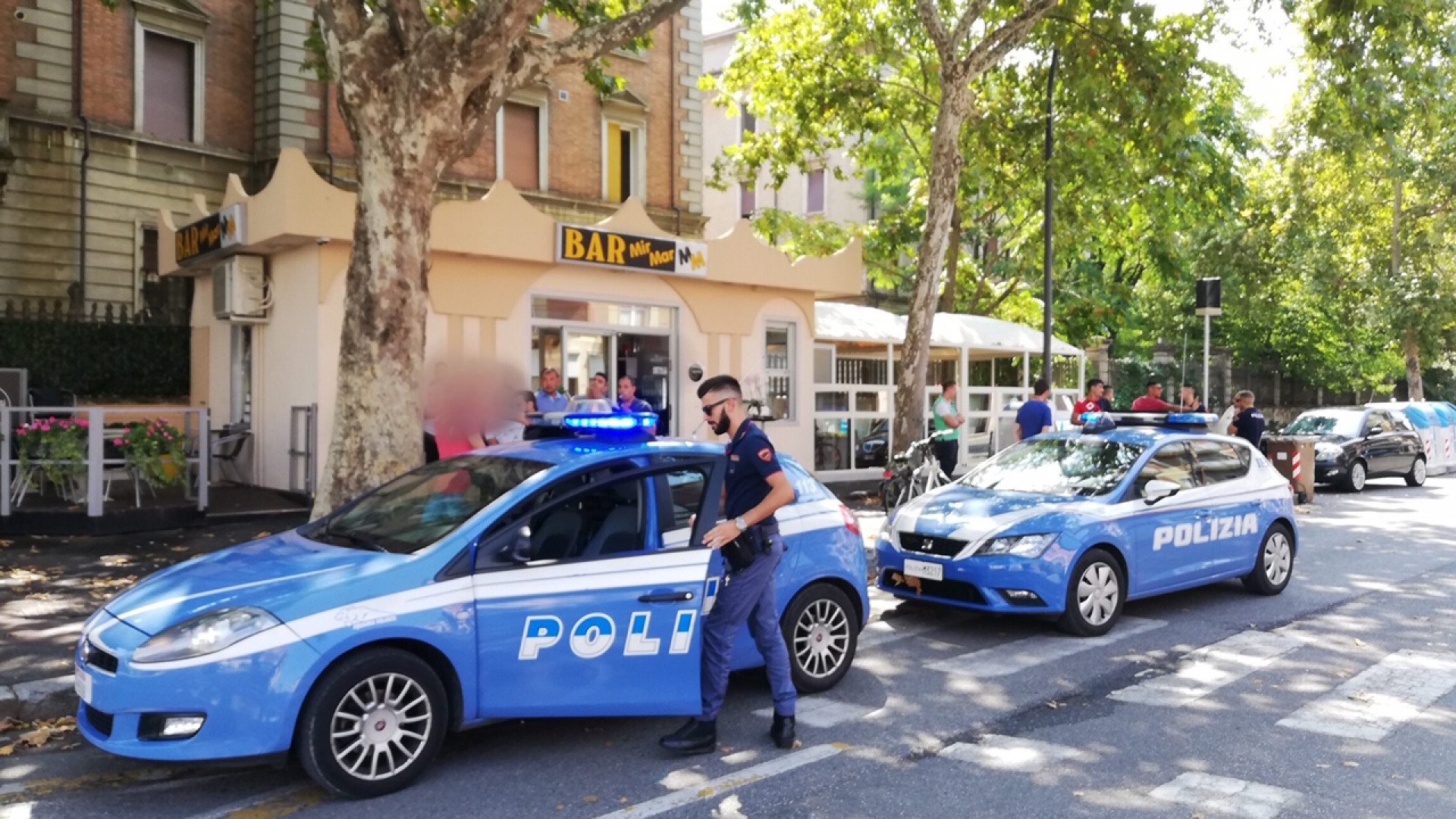 Ennesima rissa in piazzale Roma, polizia in azione per riportare l'ordine