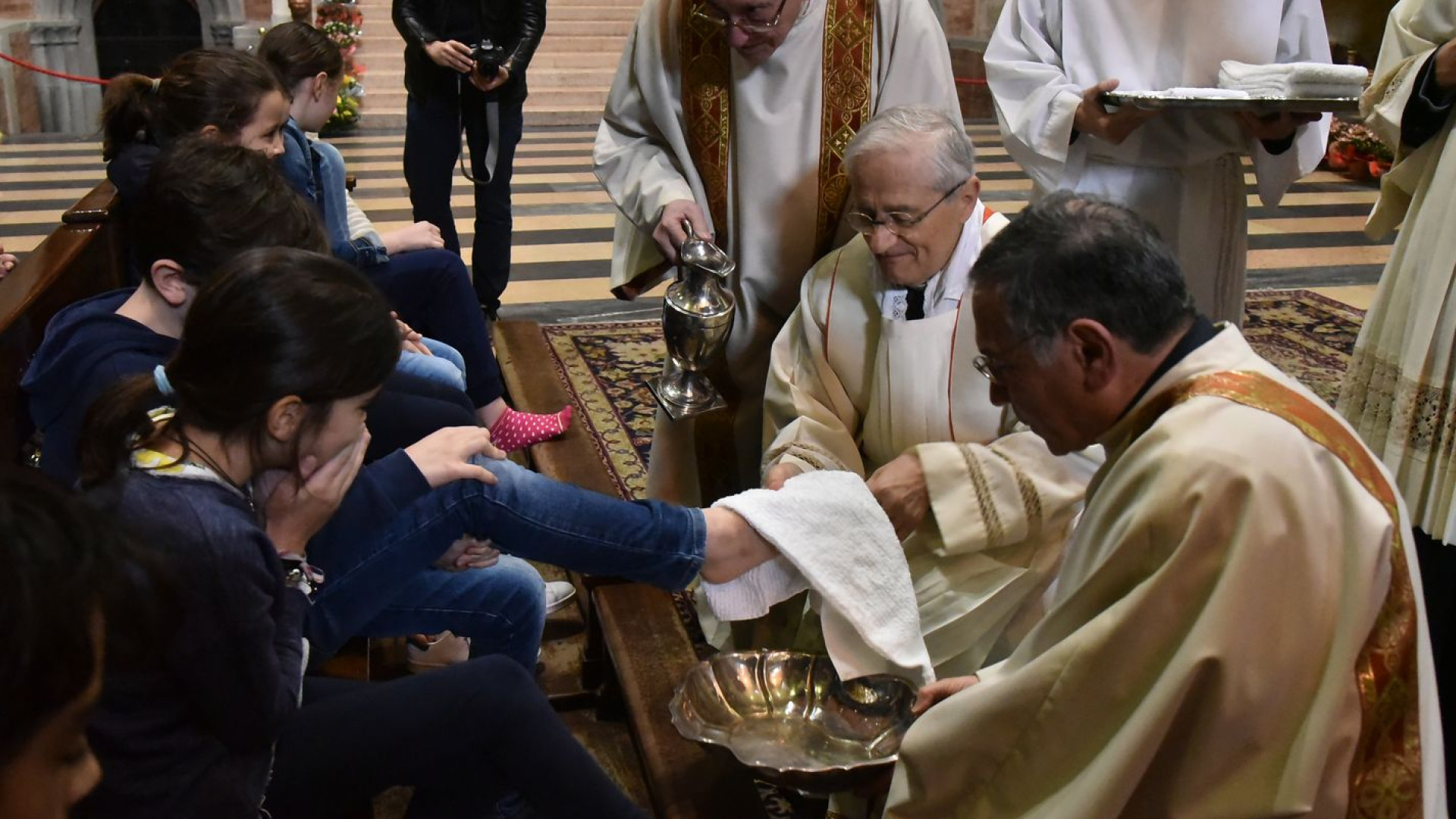 Con la messa del Crisma e la Lavanda dei piedi inizia il triduo pasquale
