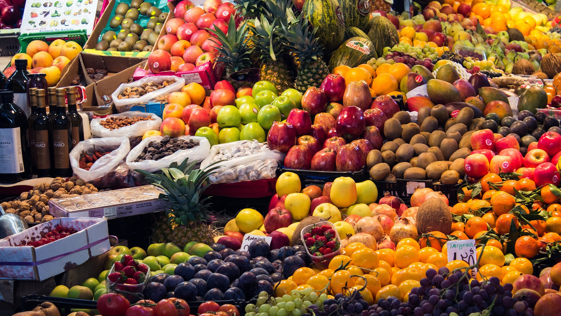 Inflazione, Coldiretti: "I prezzi del cibo volano al 10.2%. Giù i consumi"