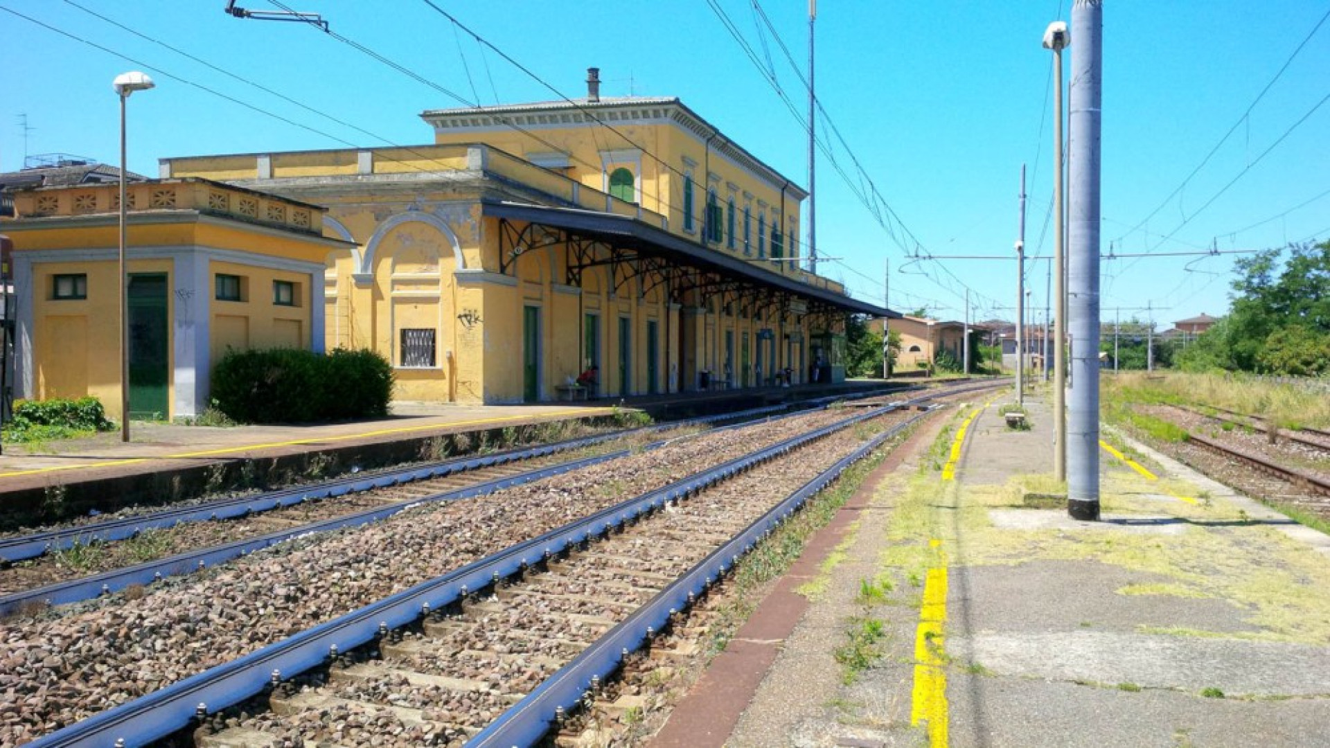 Castel San Giovanni, i pendolari: "Ripristinare i due treni soppressi"
