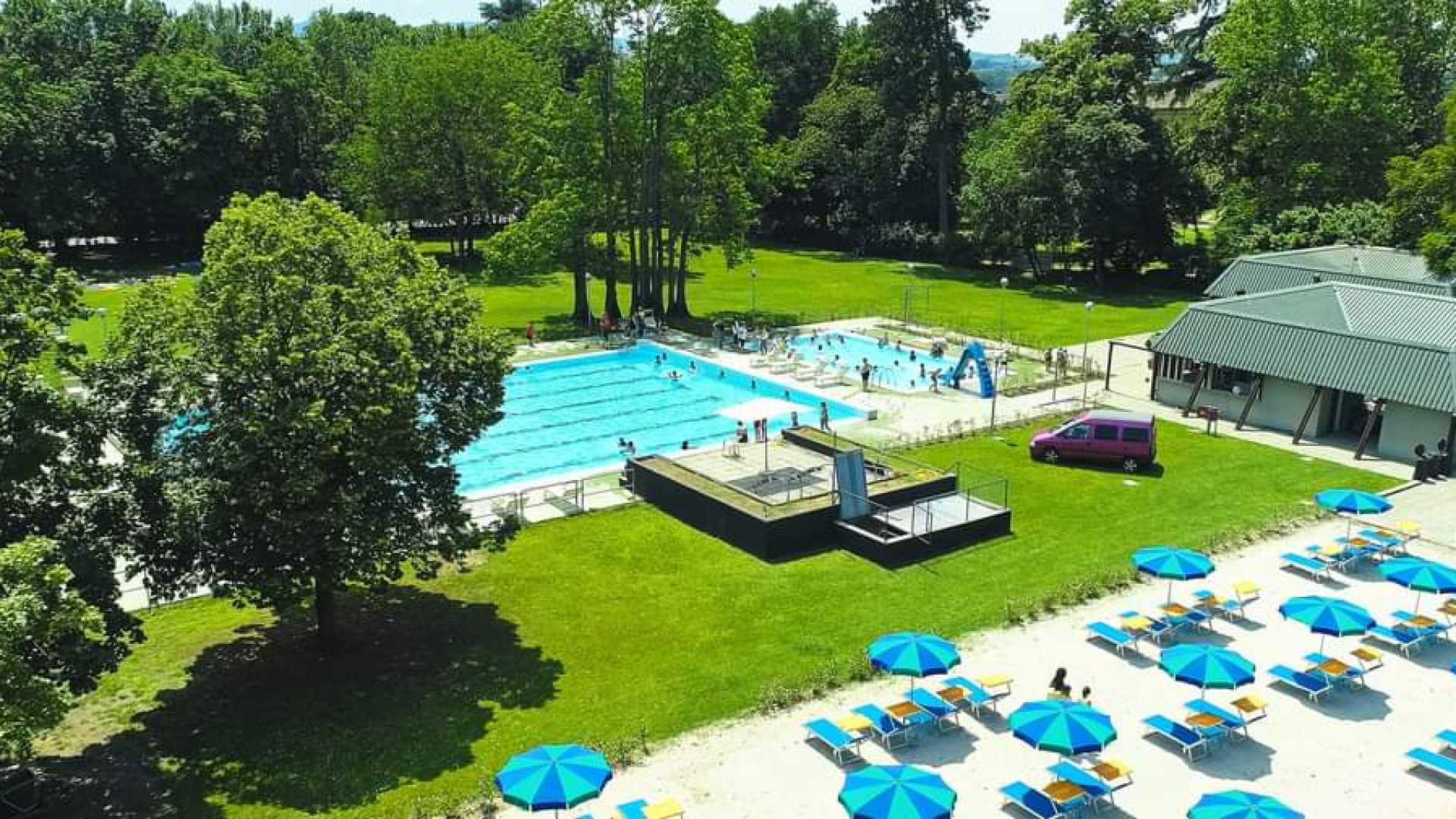 Piscina di Castello, aperta fino al 15 settembre. Ripresi i corsi in acqua