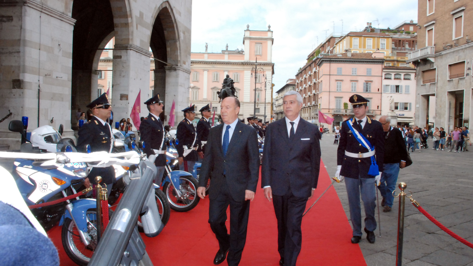 La spending review fa saltare la festa pubblica per il compleanno della polizia