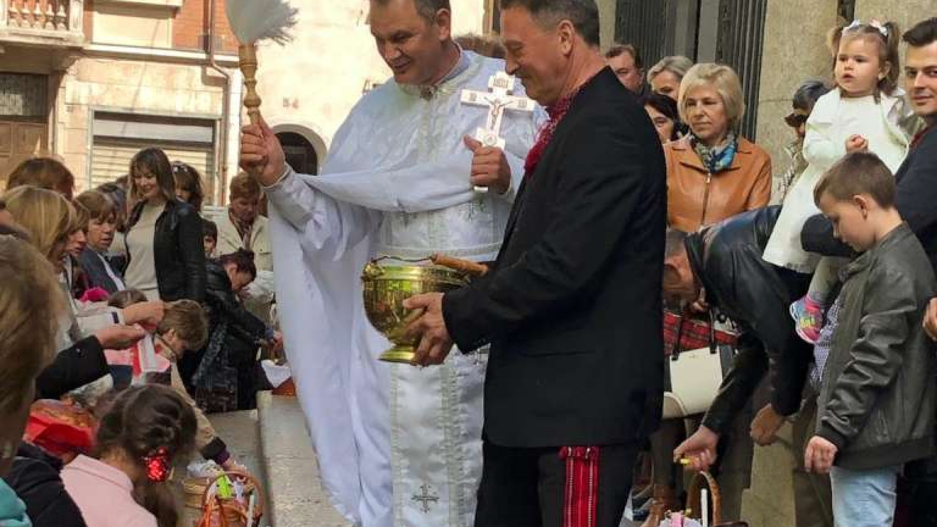 San Savino: dolci, ceste colorate con uova sode. E' la Pasqua cattolica ucraina