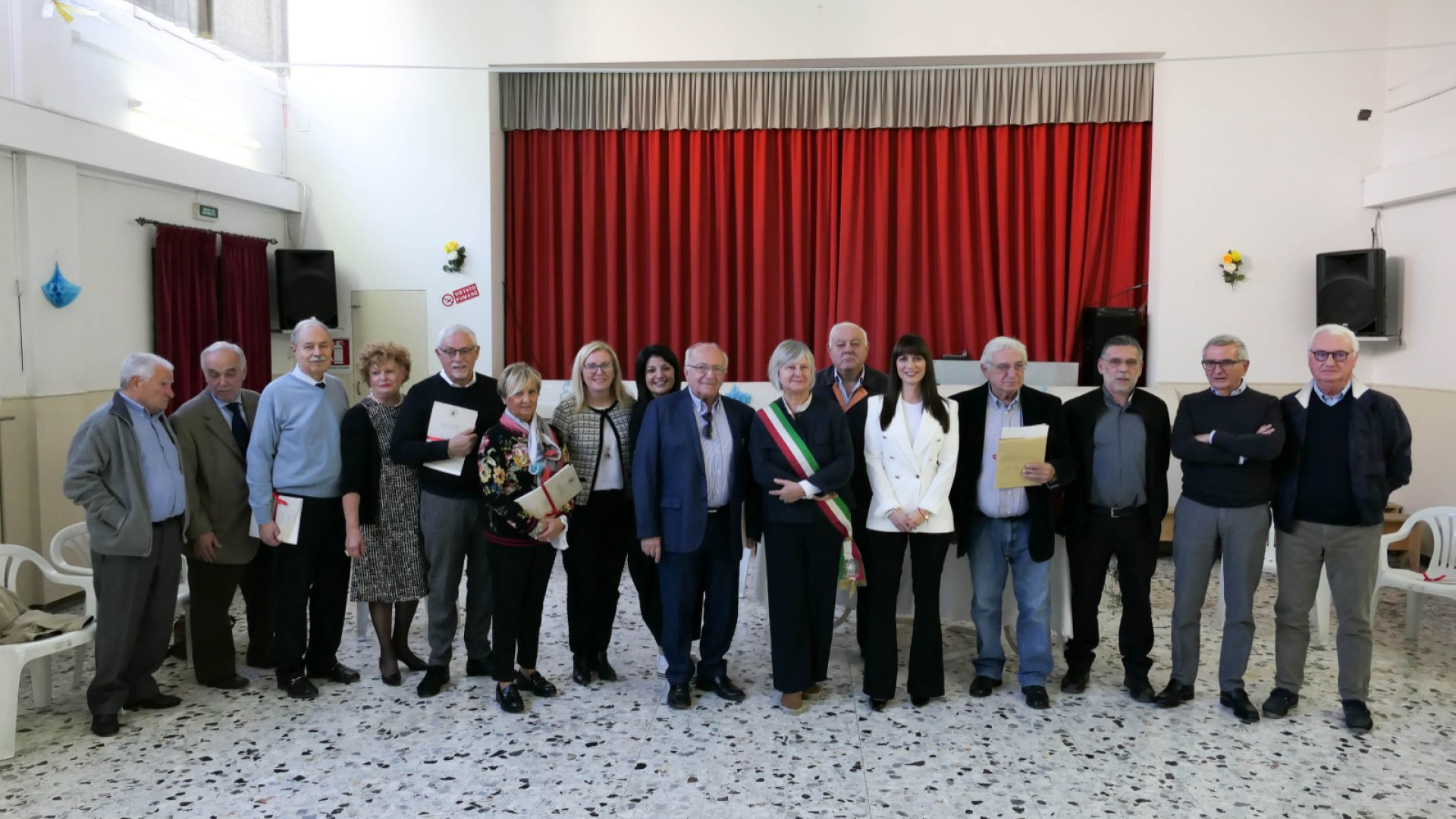 "Un impegno fatto di rapporti": Castello omaggia nove medici in pensione