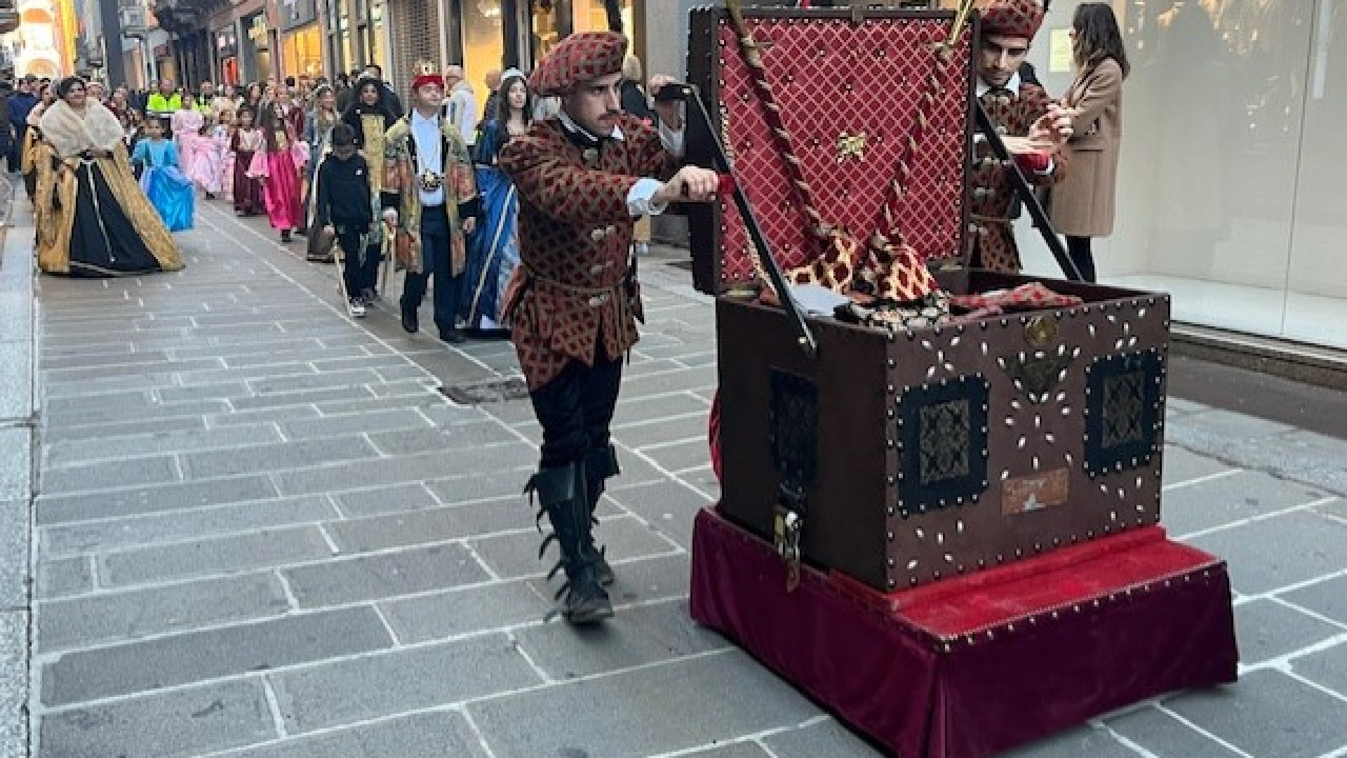 Piacenza festeggia l'estate di San Martino: banchi, giochi, costumi d'epoca e solidarietà