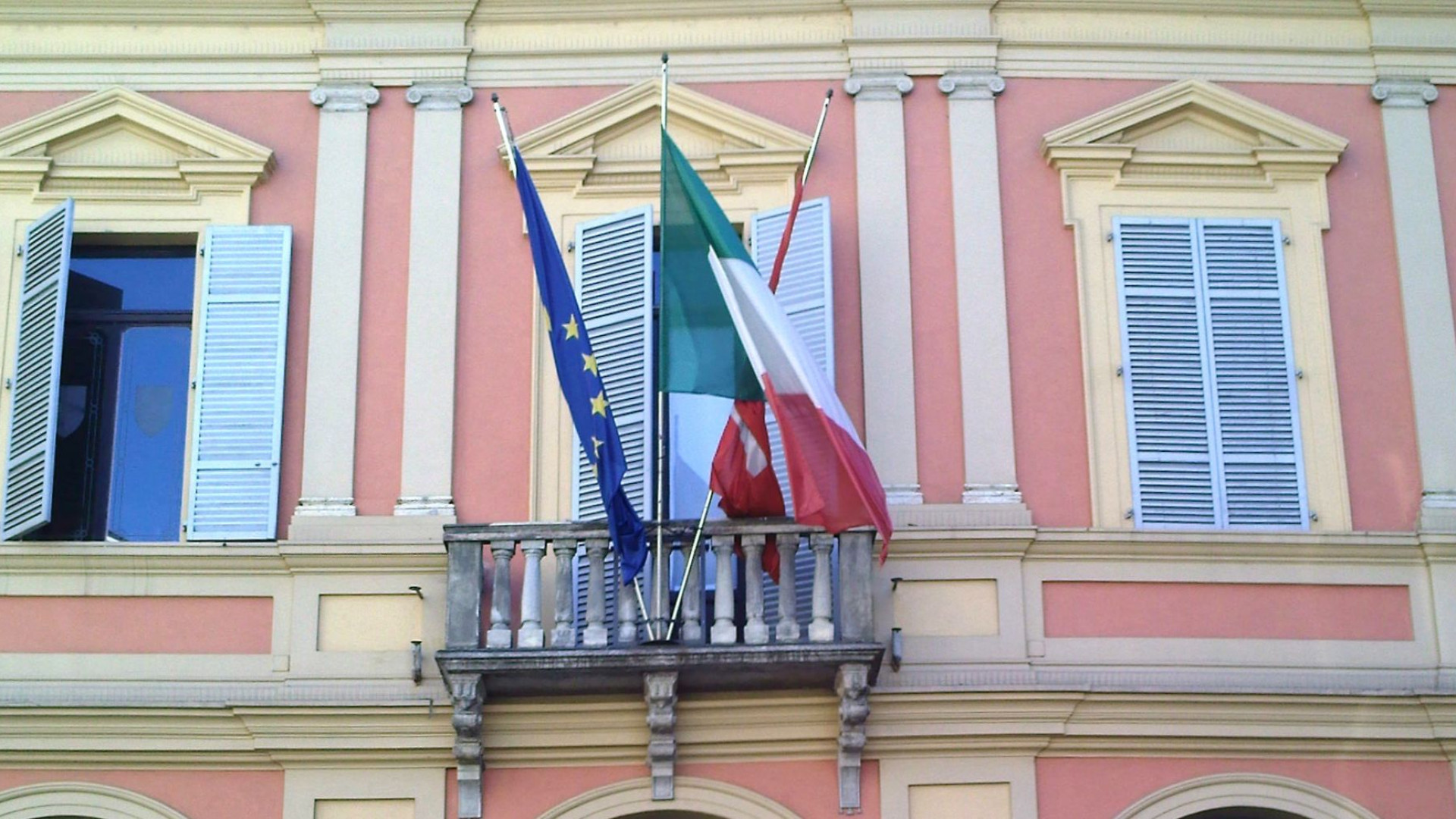 Dipendenti comunali, novità: "Divieto di offendere l'amministrazione sui social"