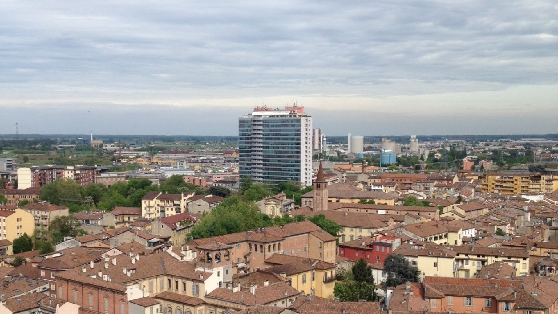 Negozi al dettaglio, cento chiusure in un anno. Ma c’è chi resiste