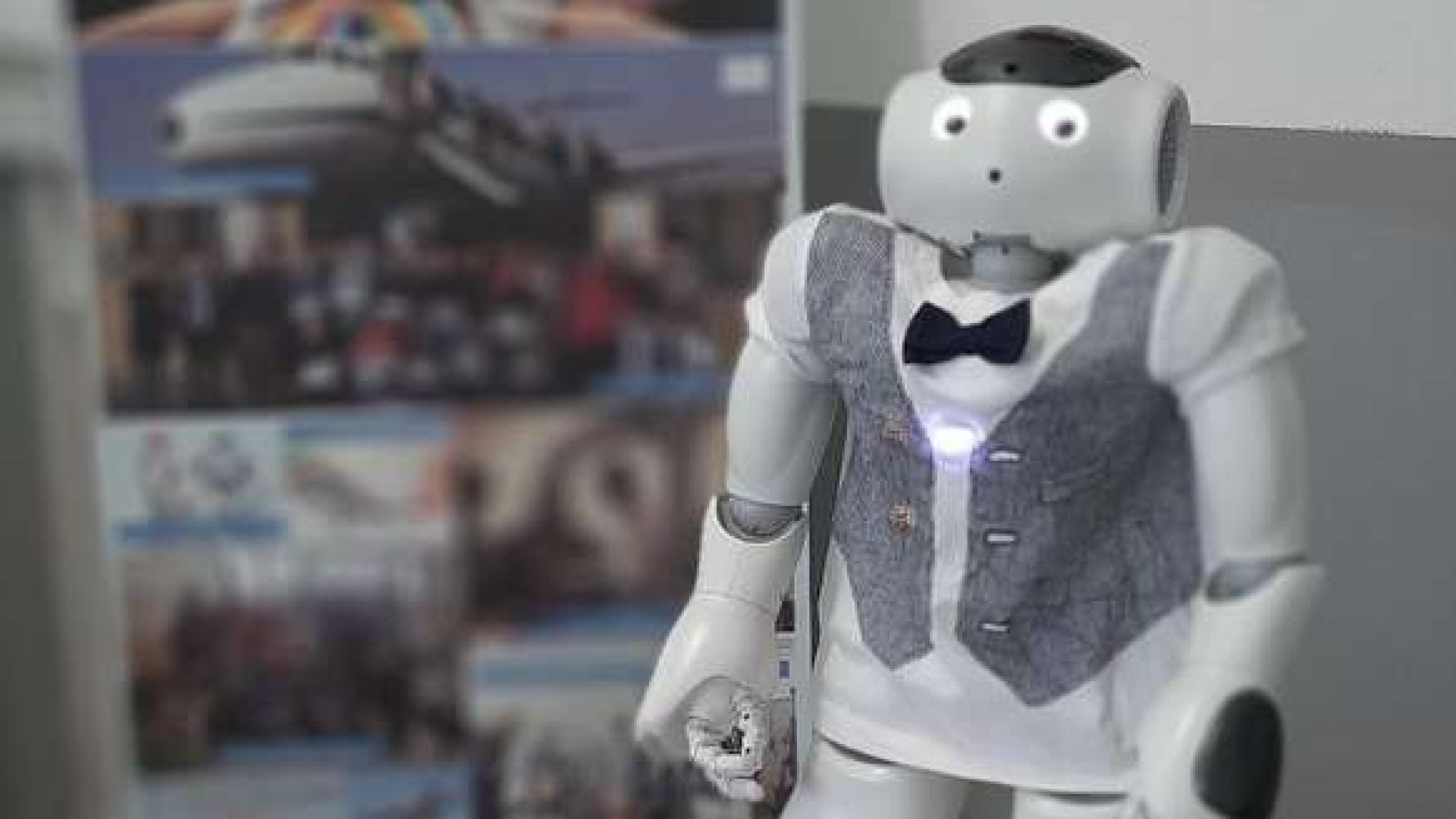 Robotica umanoide e cultura: alla biblioteca di Fiorenzuola il cicerone è l'automa Nao