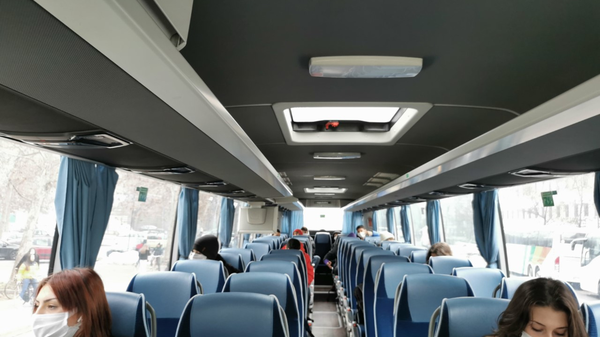 Bus e treni regionali gratuiti per gli studenti under 19: da domani via alle richieste