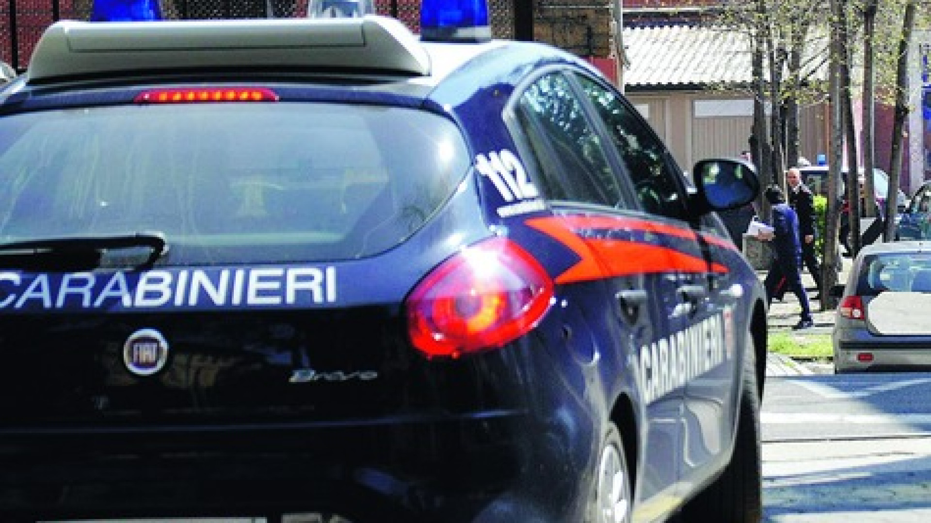 Piazza Cittadella, hashish spacciato ai ragazzini: denunciato 22enne