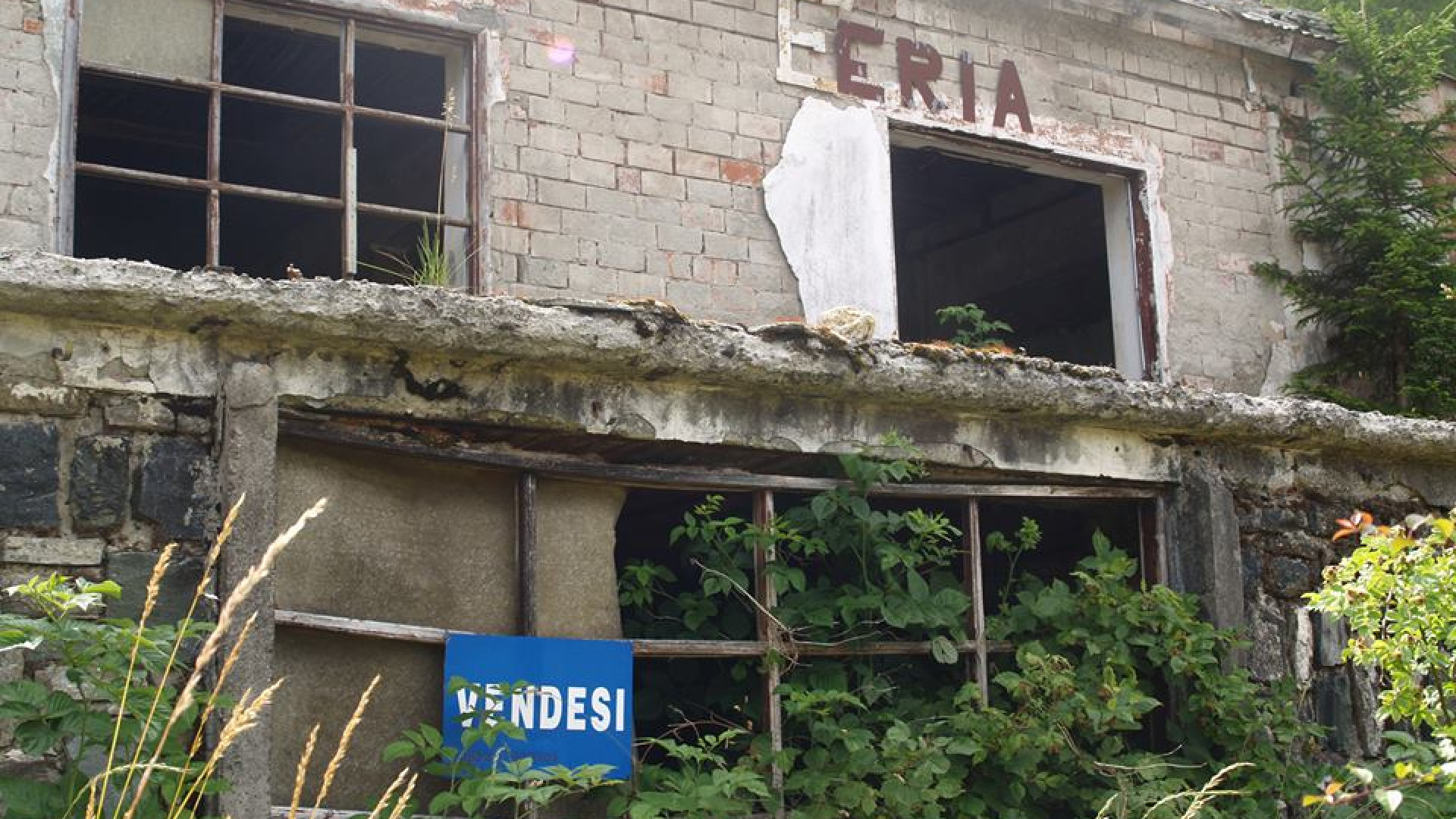 Donato l'hotel Genzianella, abbandonato da anni: "Qui un'area barbecue"