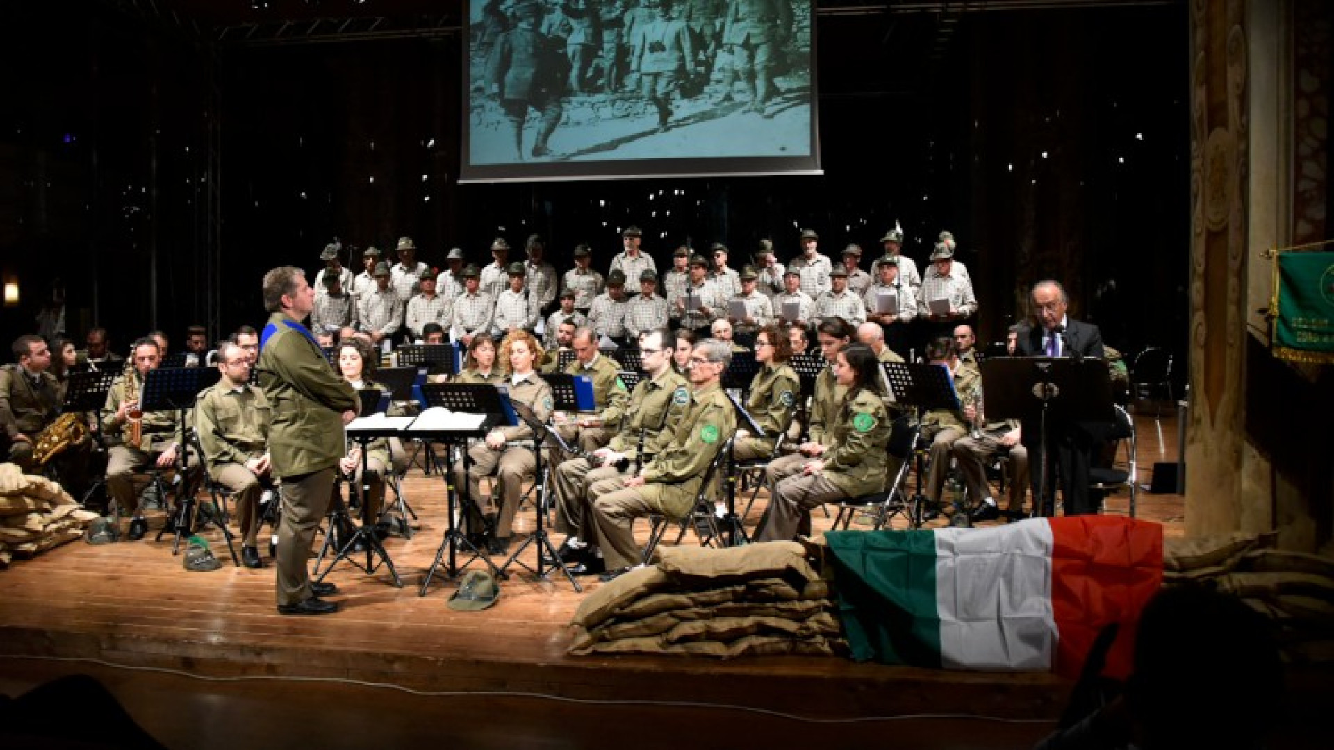 Gli alpini ricordano la Grande guerra: coro, fanfara e lettere dal fronte
