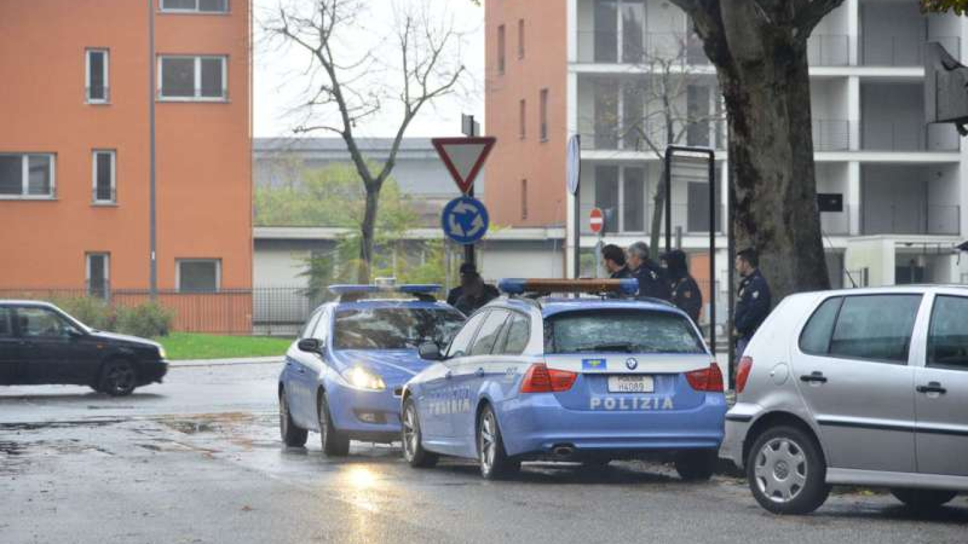 Via Roma, controlli a tappeto. Un uomo portato in Questura, 135 identificate