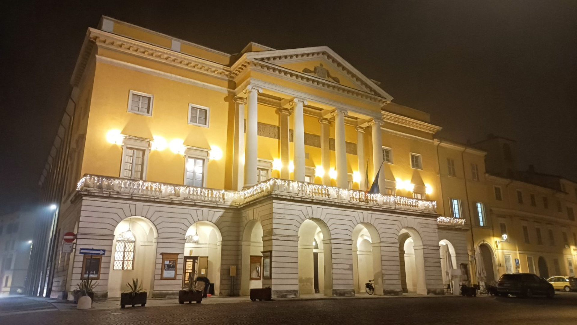 "Non c'è più tempo". I cambiamenti climatici approdano al Municipale