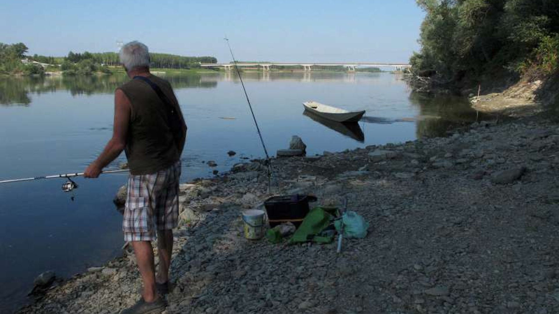 Fa troppo caldo, pesca in Po chiusa fino a fine anno. Verifica a fine settembre