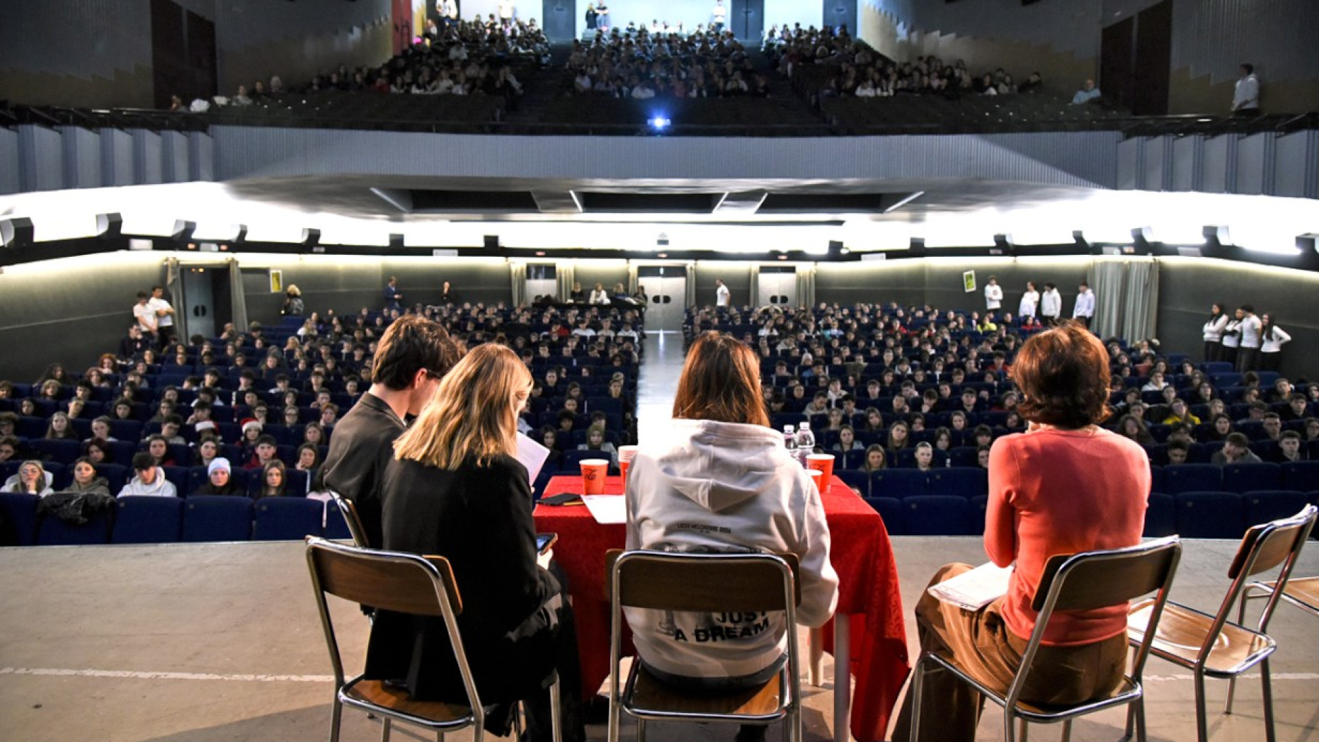 "Rompere il silenzio sulla violenza alle donne", la voce degli studenti del Gioia