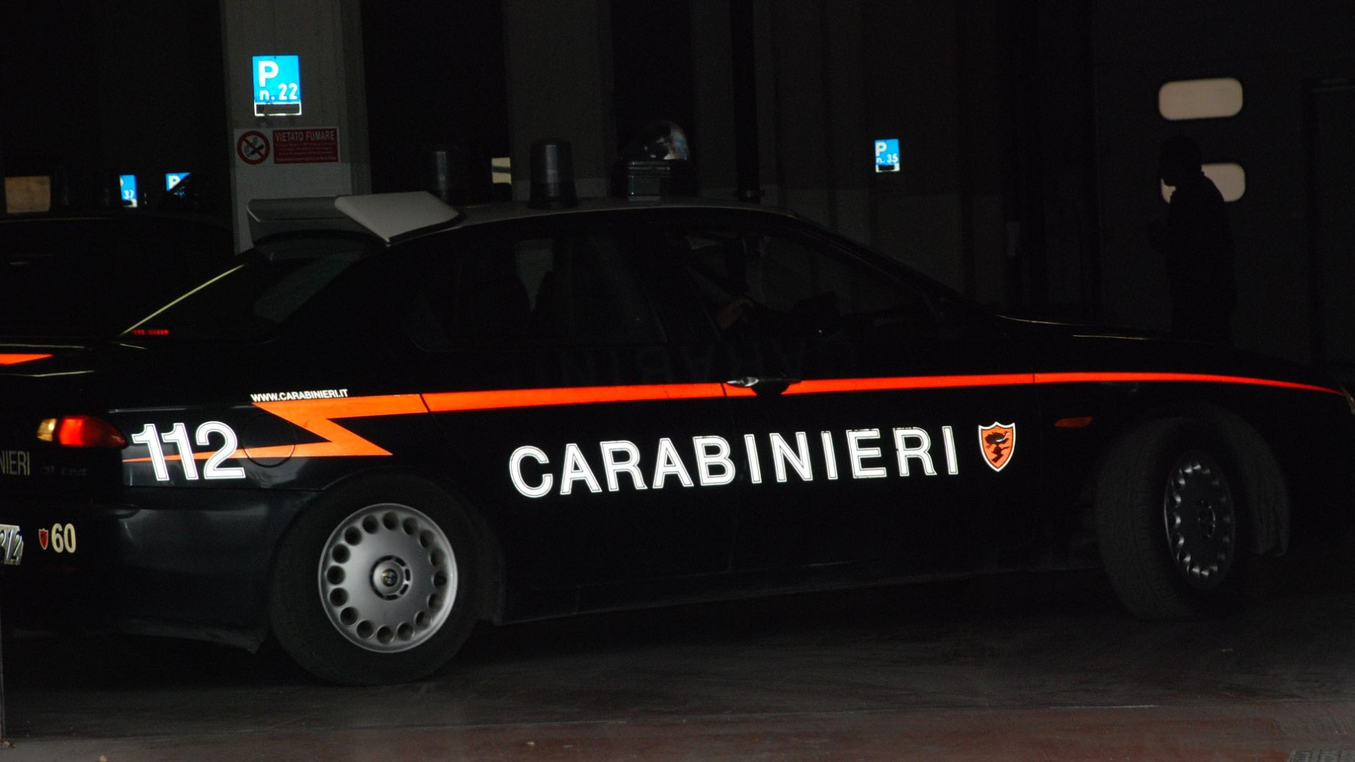 Furti in due aziende alla Caorsana, rubati tre furgoni e confezioni di fiori artificiali